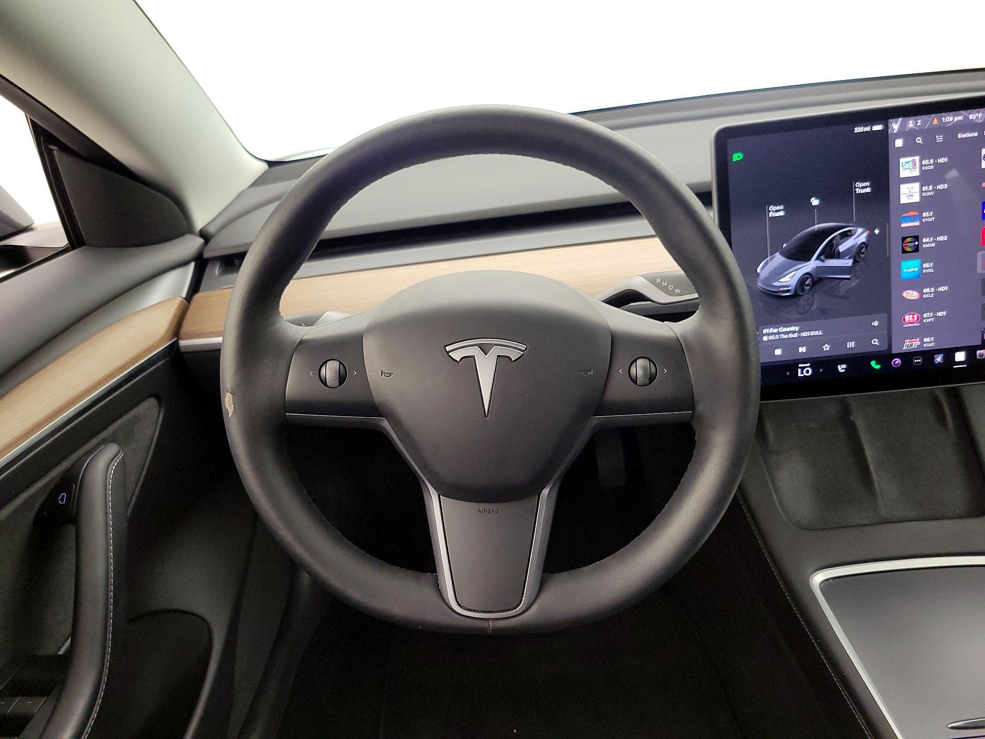 Thumbnail: 2023 Tesla Model 3 - 10