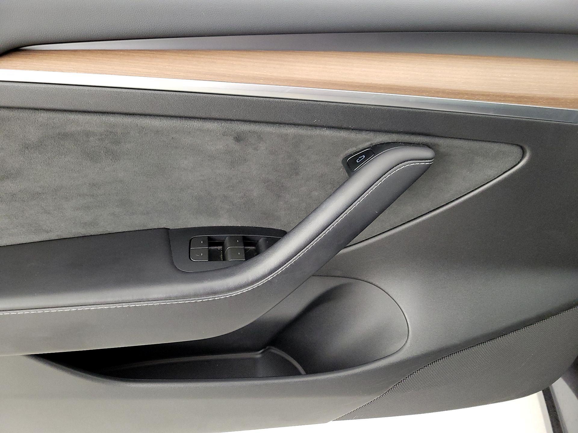 Thumbnail: 2023 Tesla Model 3 - 12