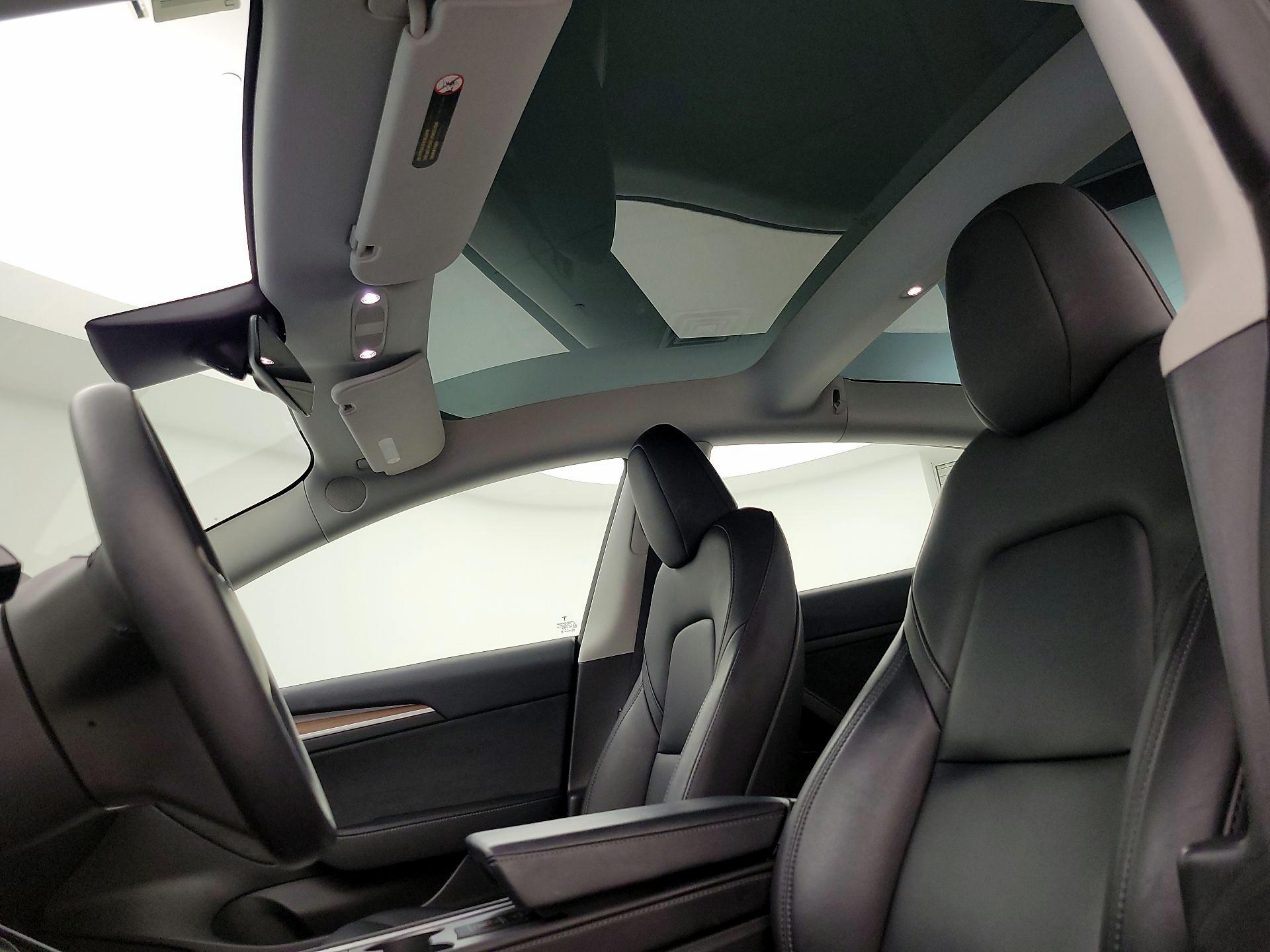 Thumbnail: 2023 Tesla Model 3 - 19