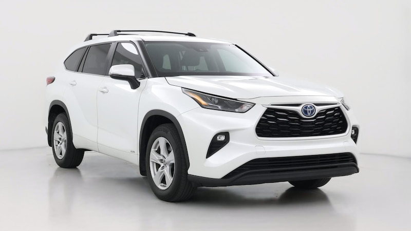 2023 Toyota Highlander LE Hero Image