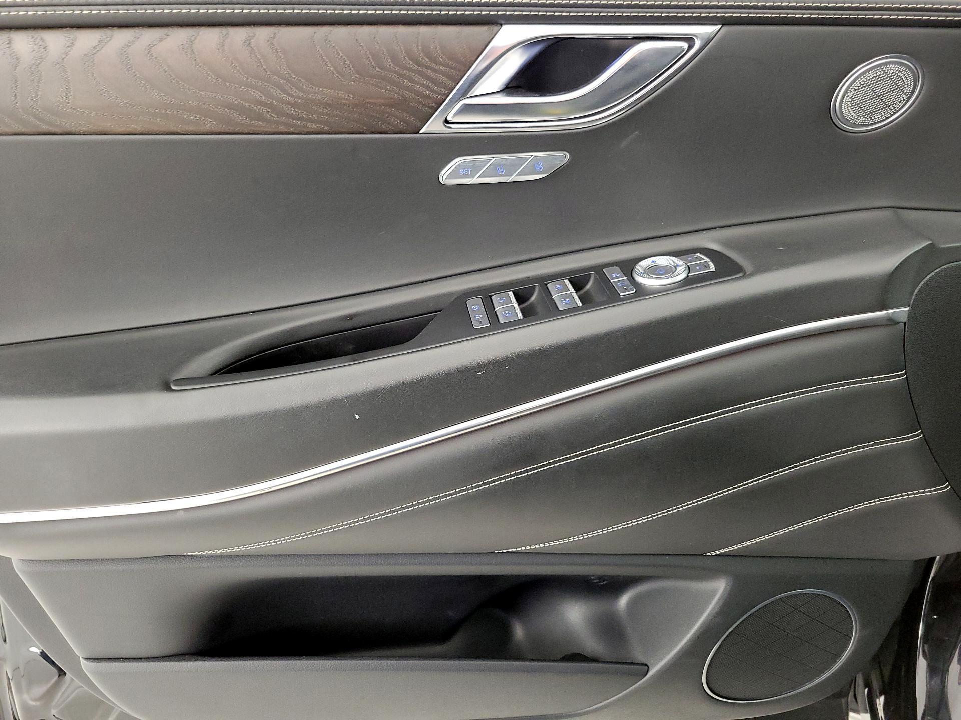 Thumbnail: 2021 Genesis GV80 - 12