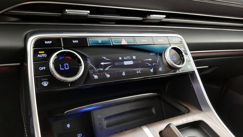 2021 Genesis GV80  17