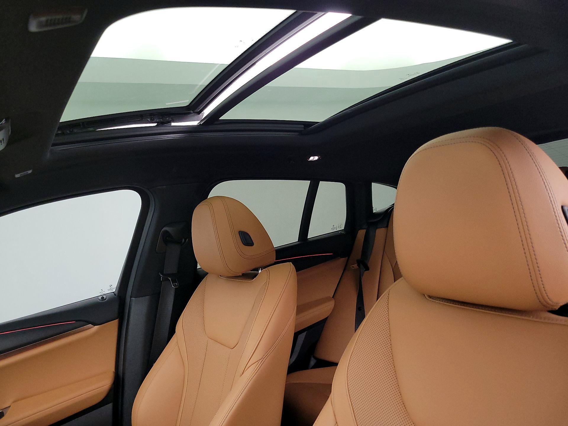 Thumbnail: 2022 BMW X4 - 20