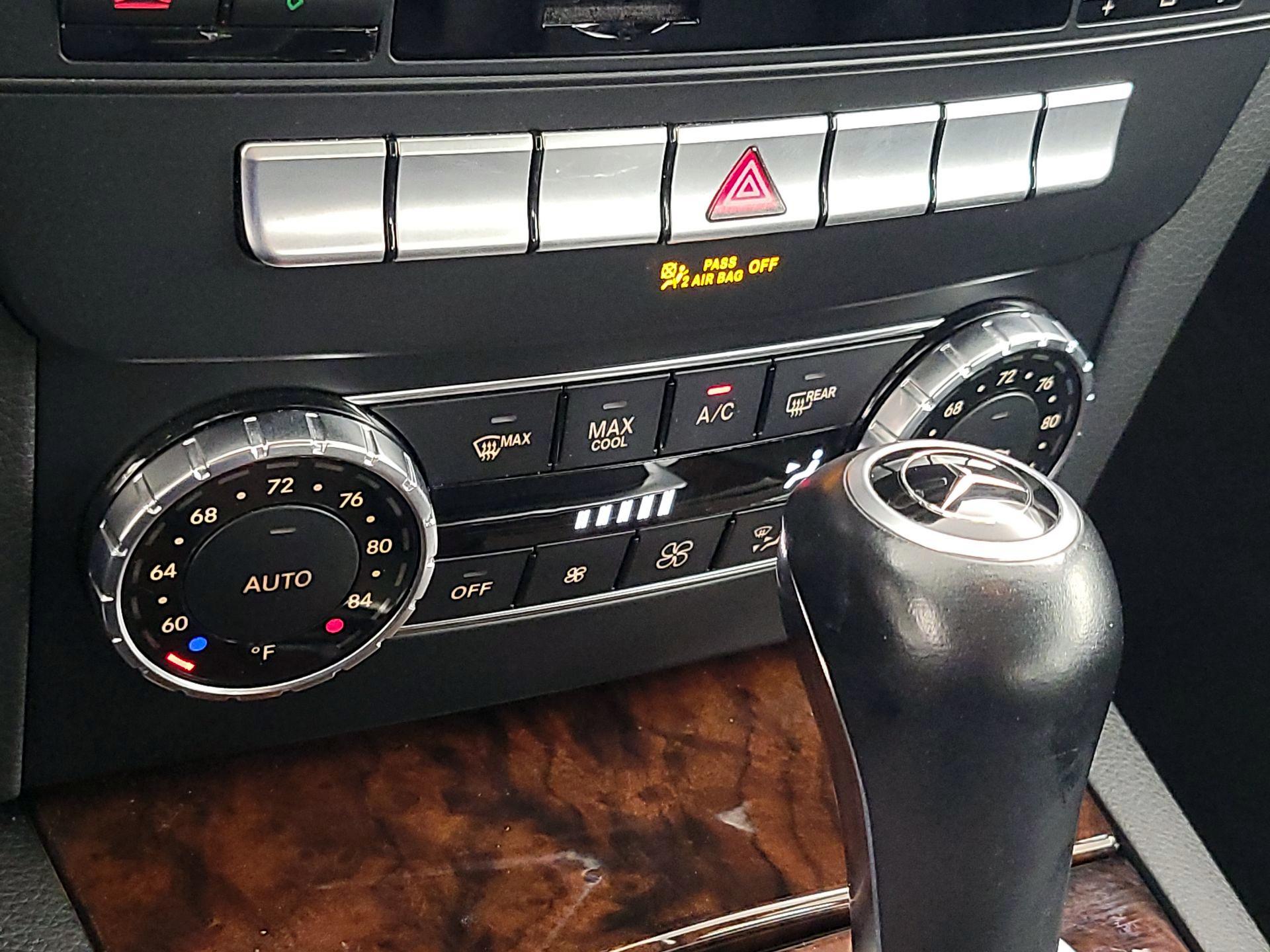 Thumbnail: 2014 Mercedes-Benz C-Class - 17
