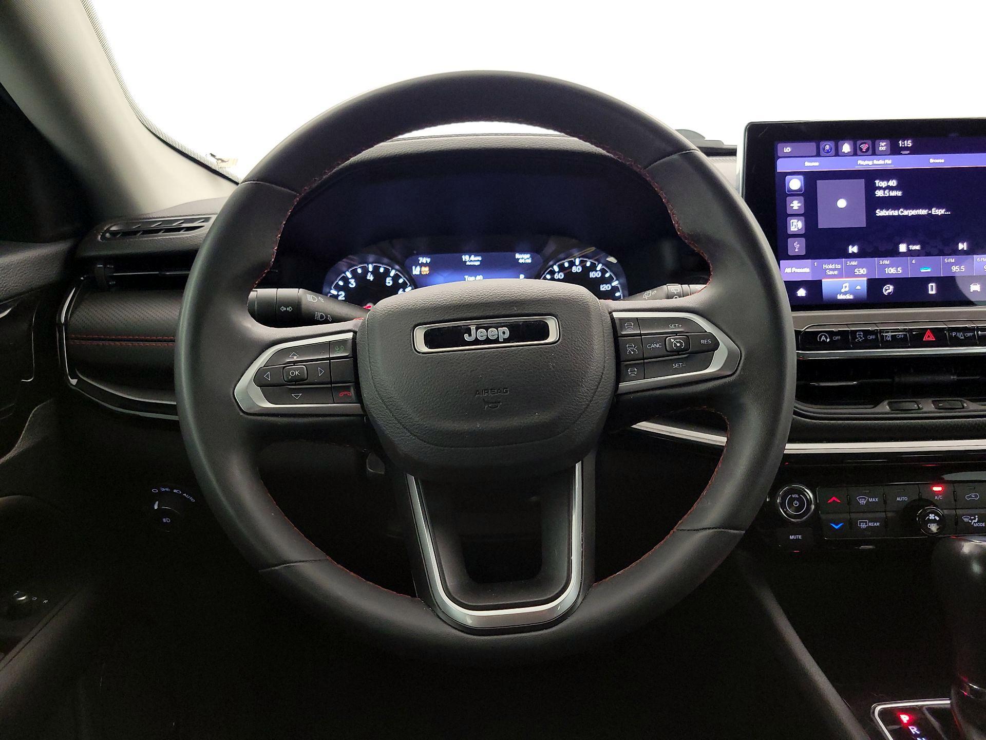 Thumbnail: 2022 Jeep Compass - 10