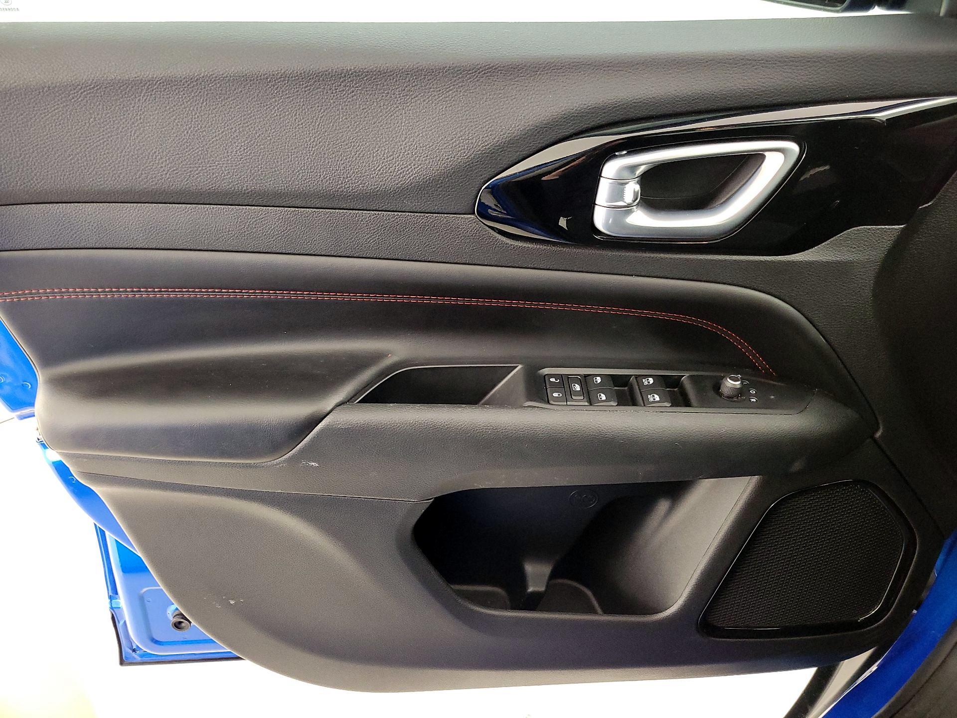 Thumbnail: 2022 Jeep Compass - 12