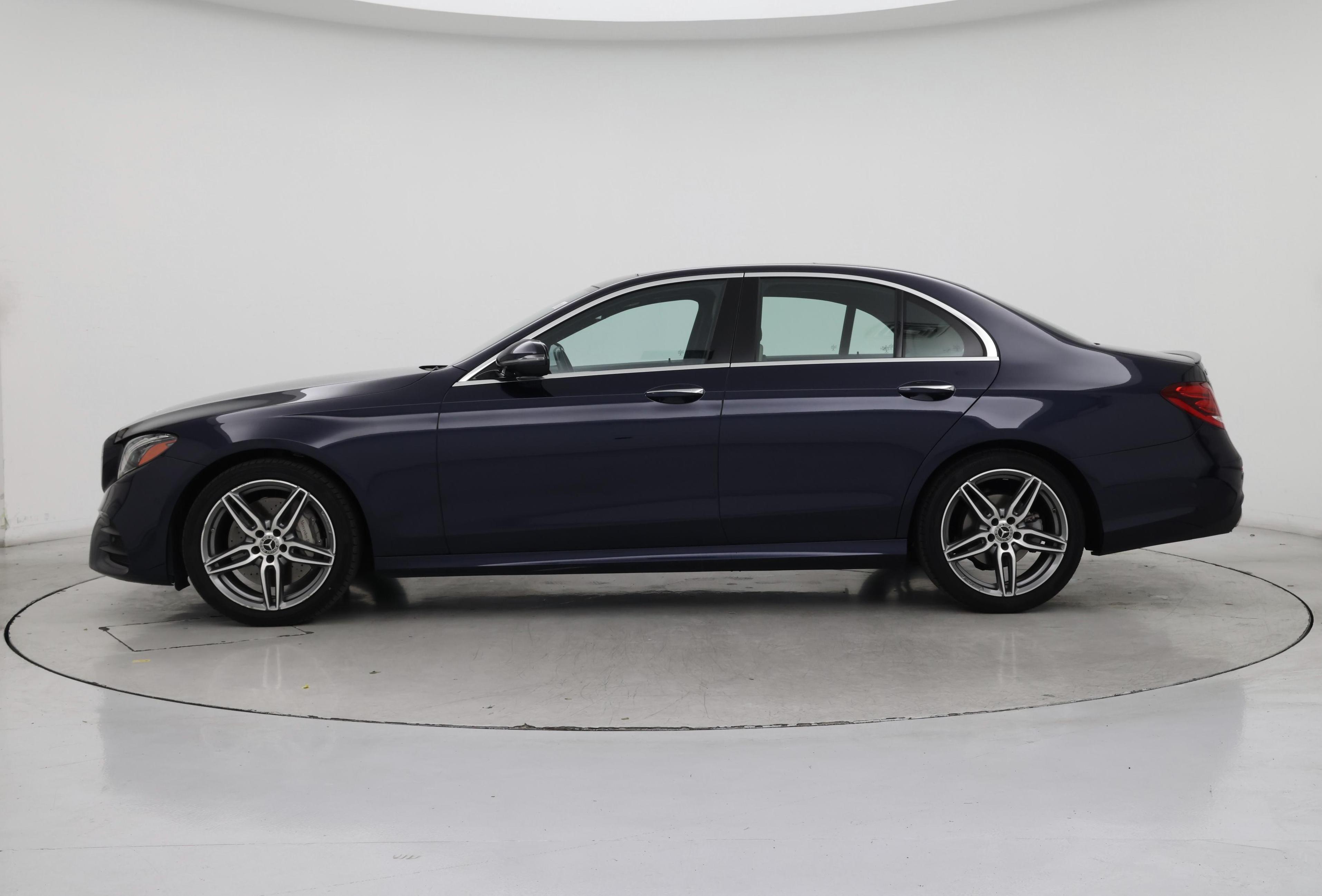 Thumbnail: 2019 Mercedes-Benz E-Class - 3