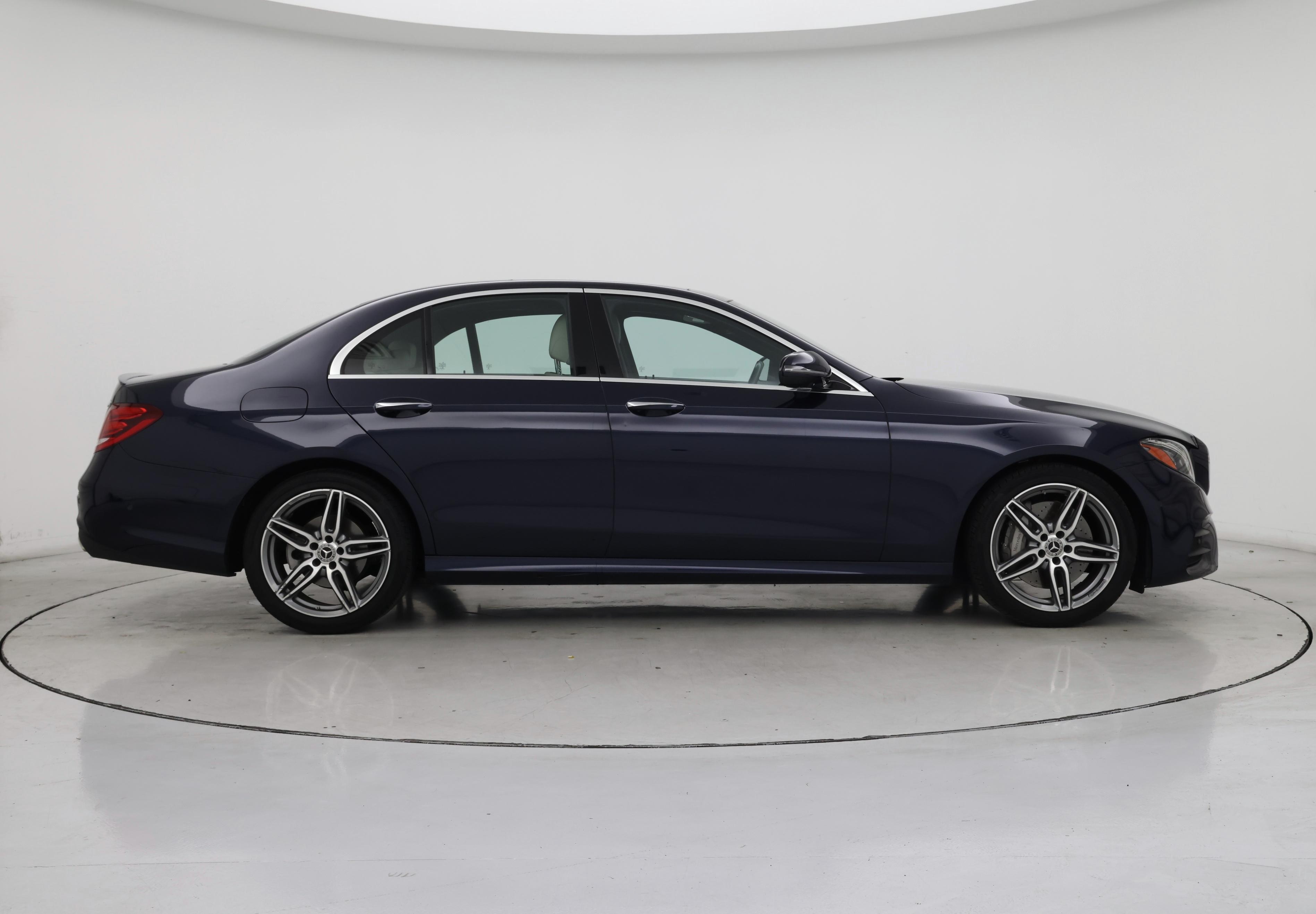 Thumbnail: 2019 Mercedes-Benz E-Class - 7