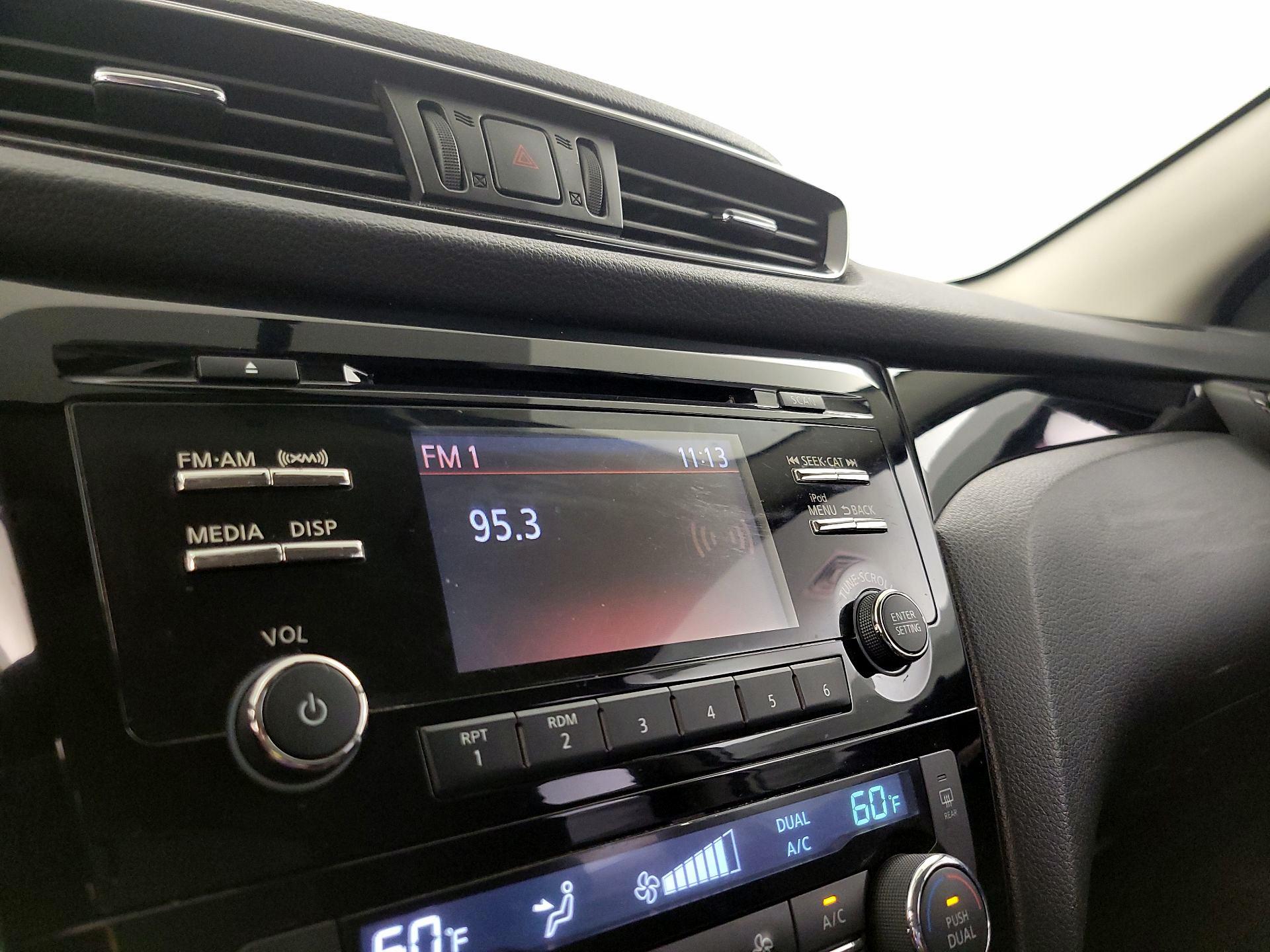 Thumbnail: 2017 Nissan Rogue Sport - 15