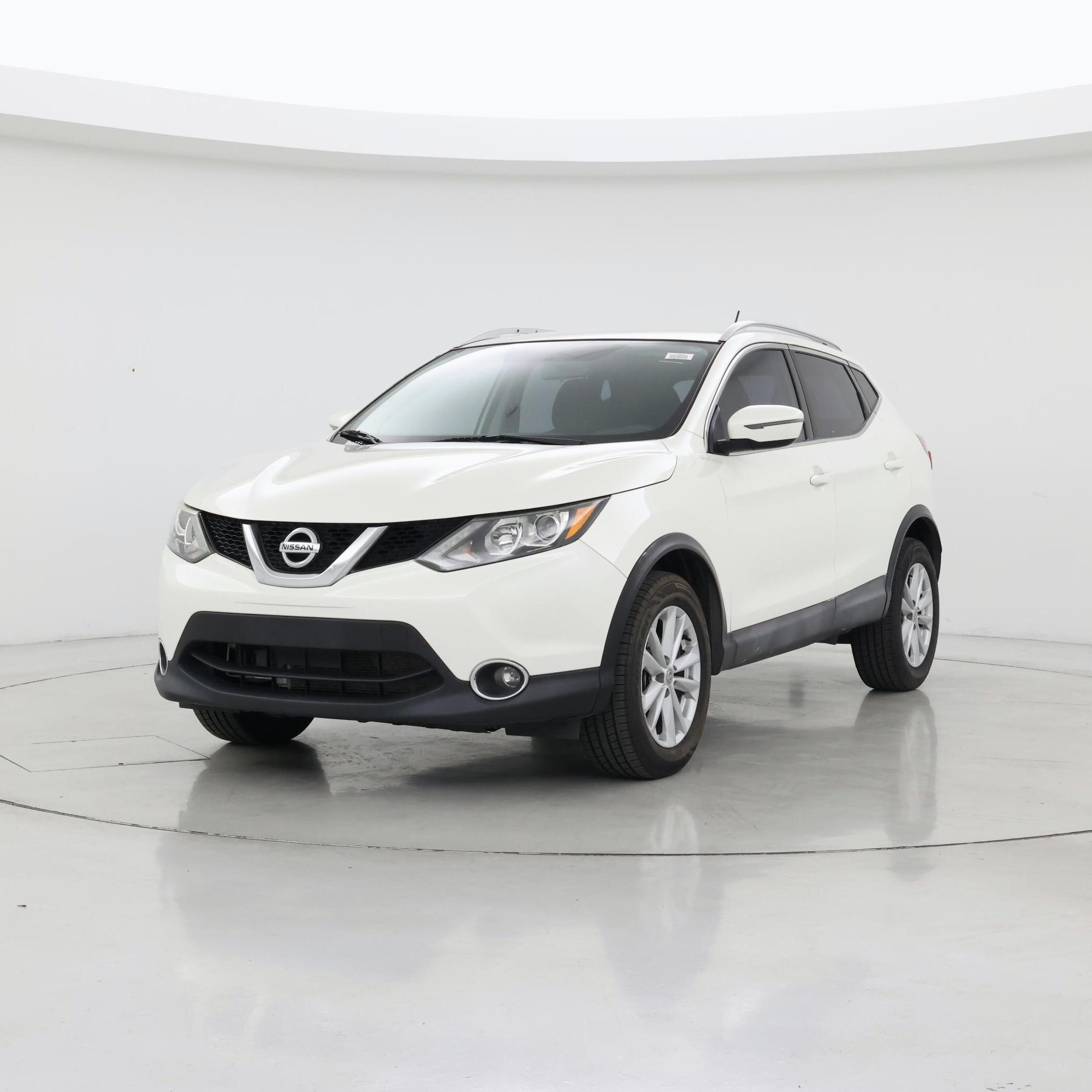 Thumbnail: 2017 Nissan Rogue Sport - 4