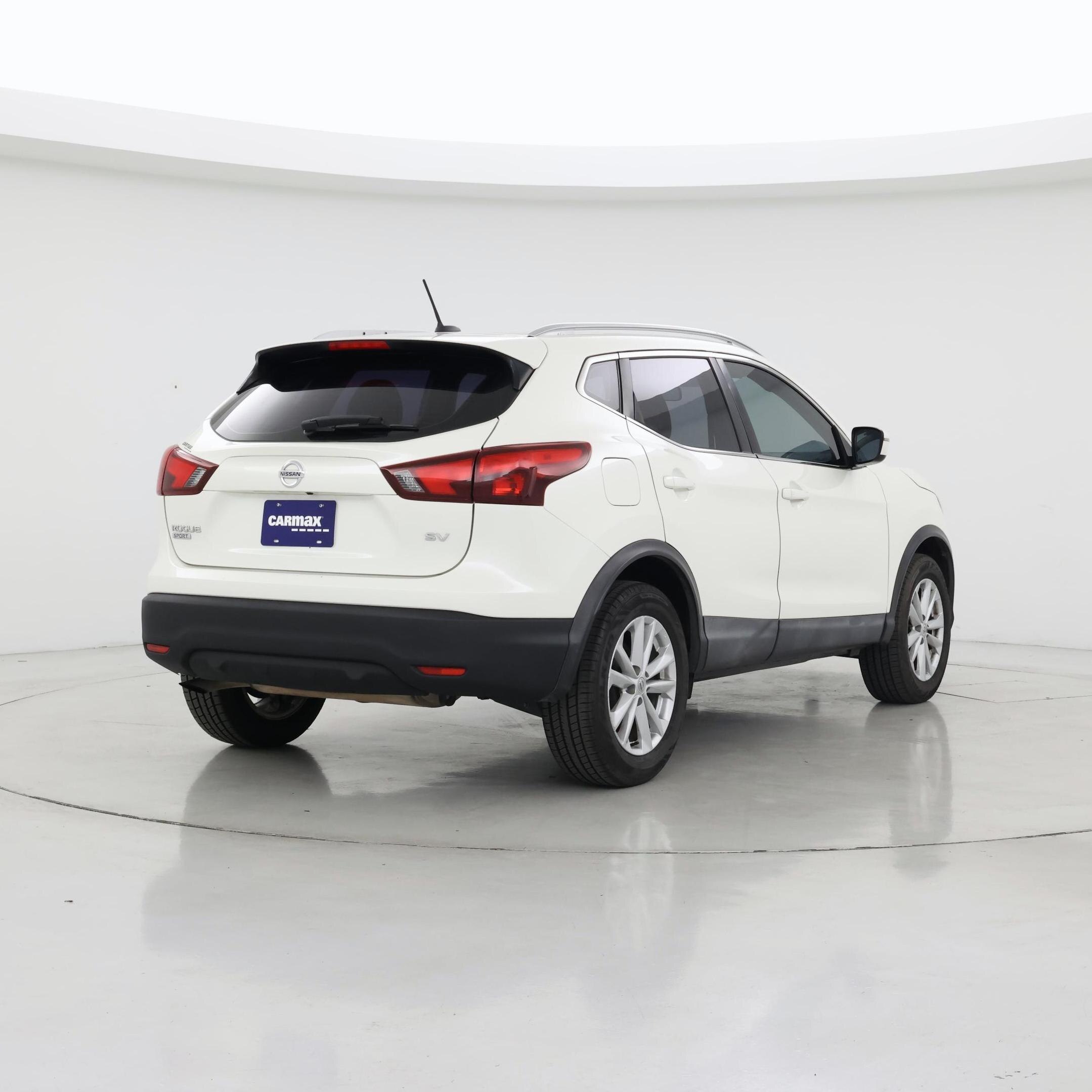 Thumbnail: 2017 Nissan Rogue Sport - 8