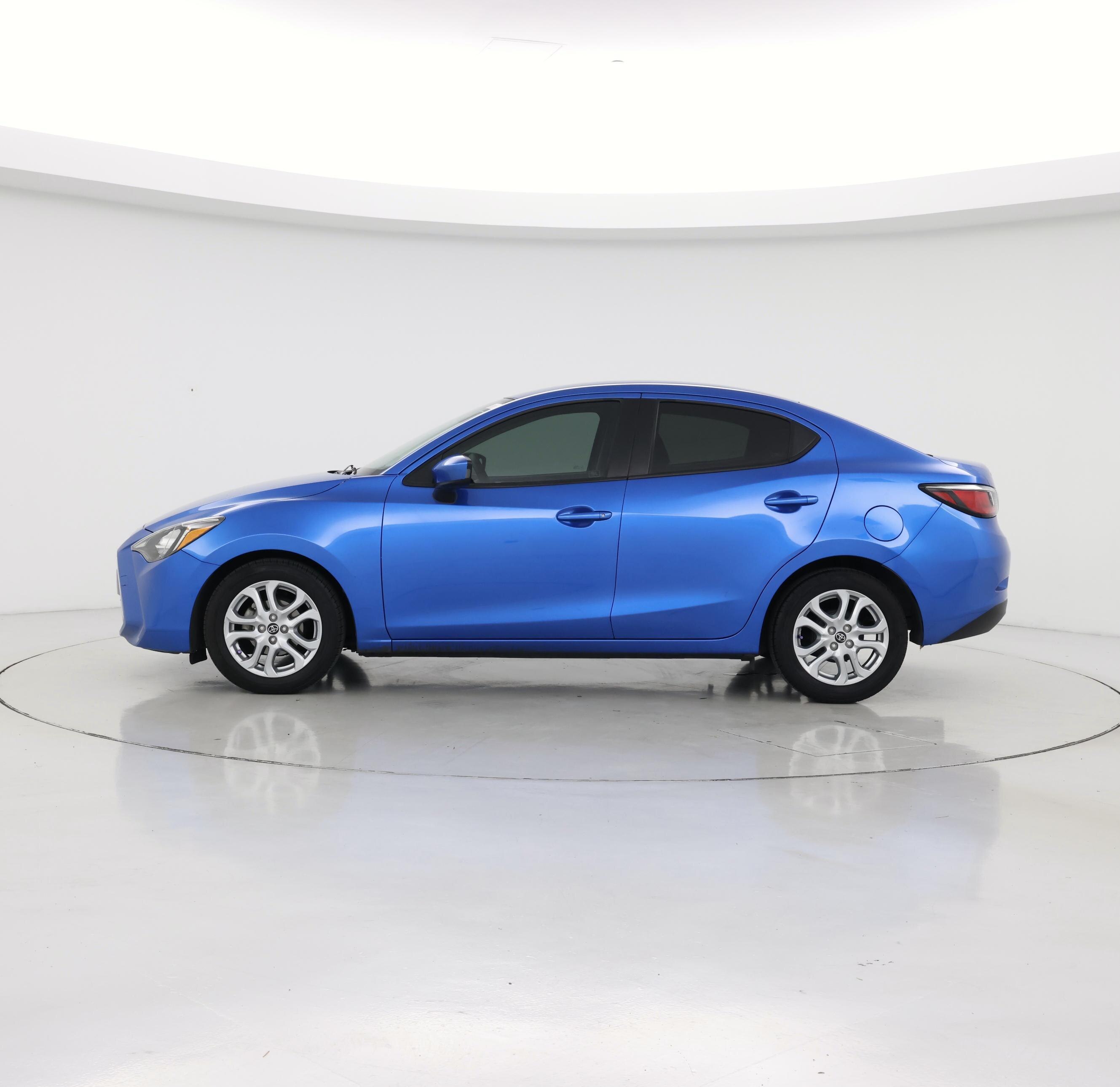 Thumbnail: 2018 Toyota Yaris iA - 3