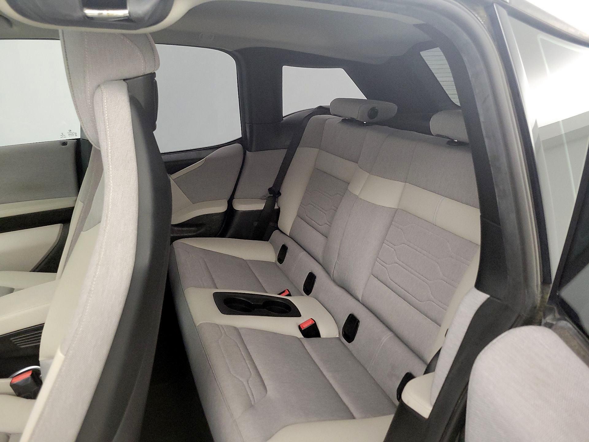 Thumbnail: 2016 BMW i3 - 19