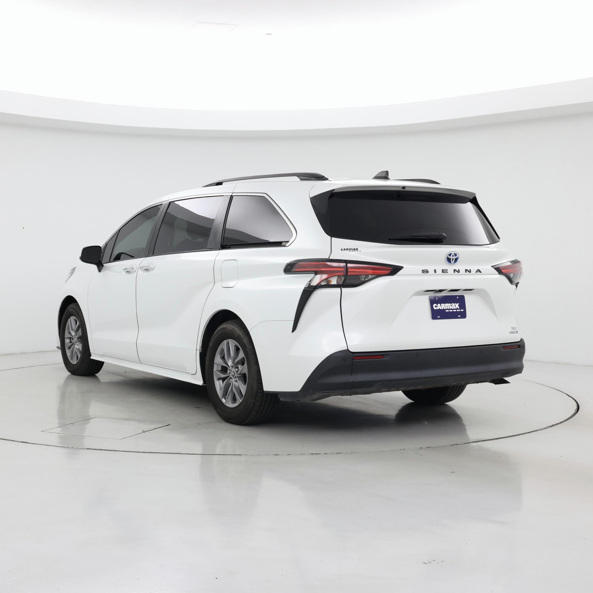 Thumbnail: 2022 Toyota Sienna - 2