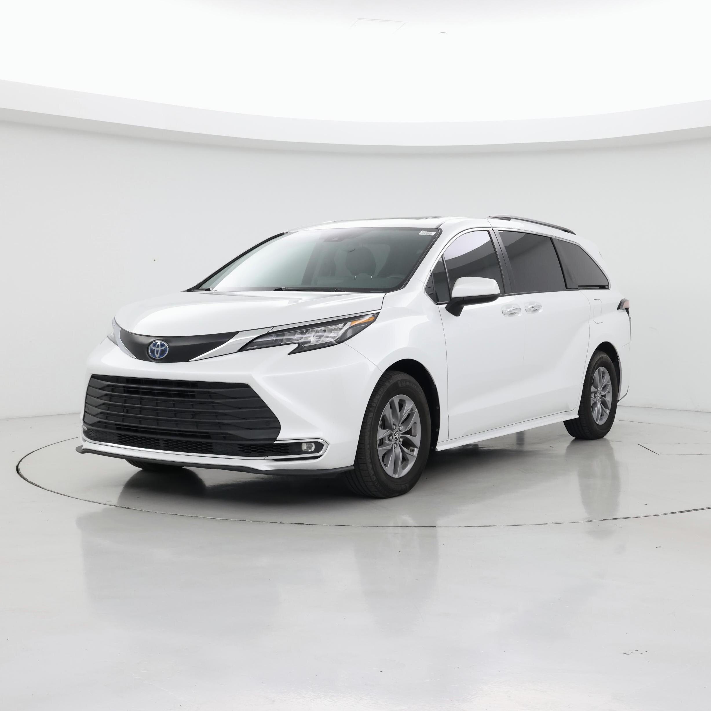 Thumbnail: 2022 Toyota Sienna - 4