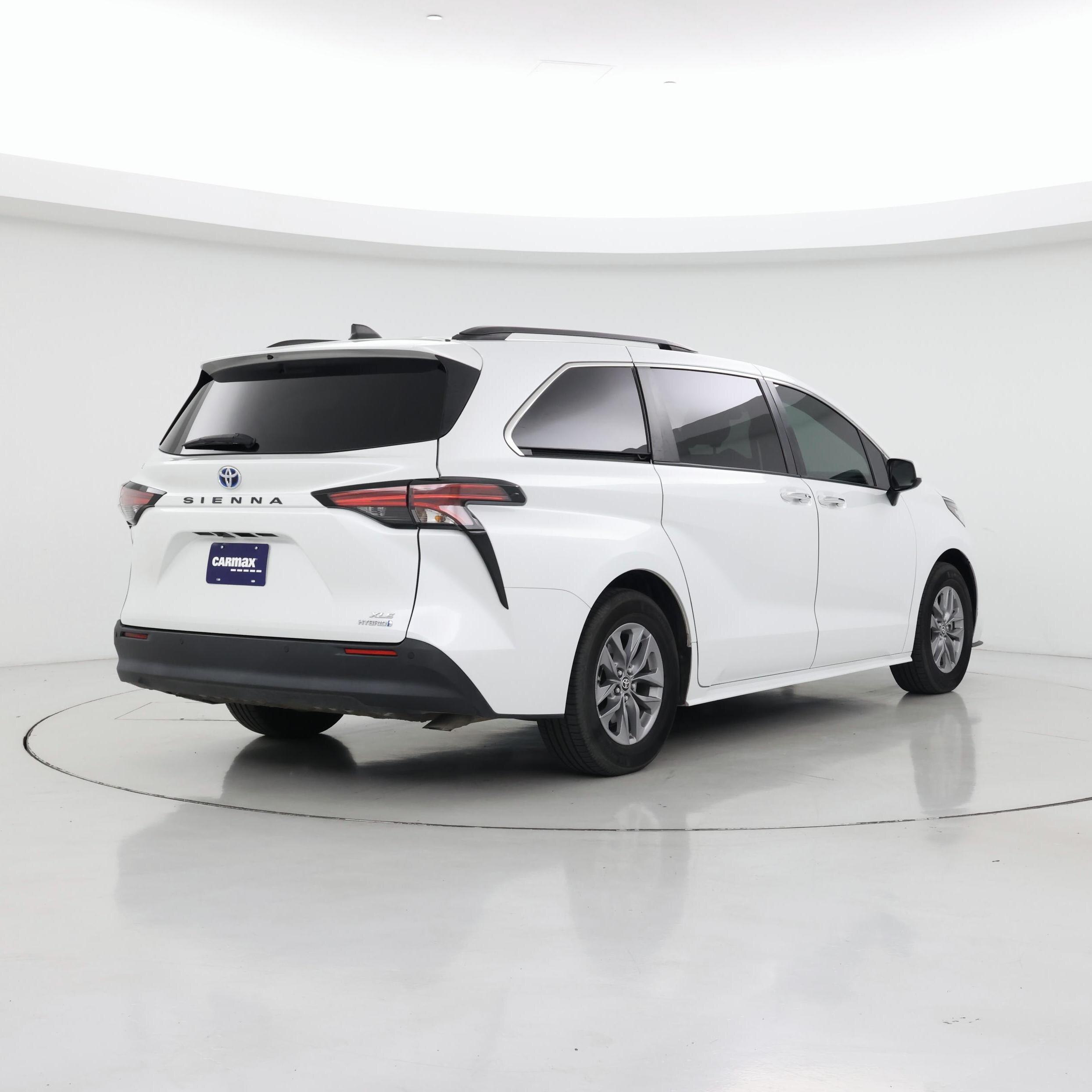 Thumbnail: 2022 Toyota Sienna - 8