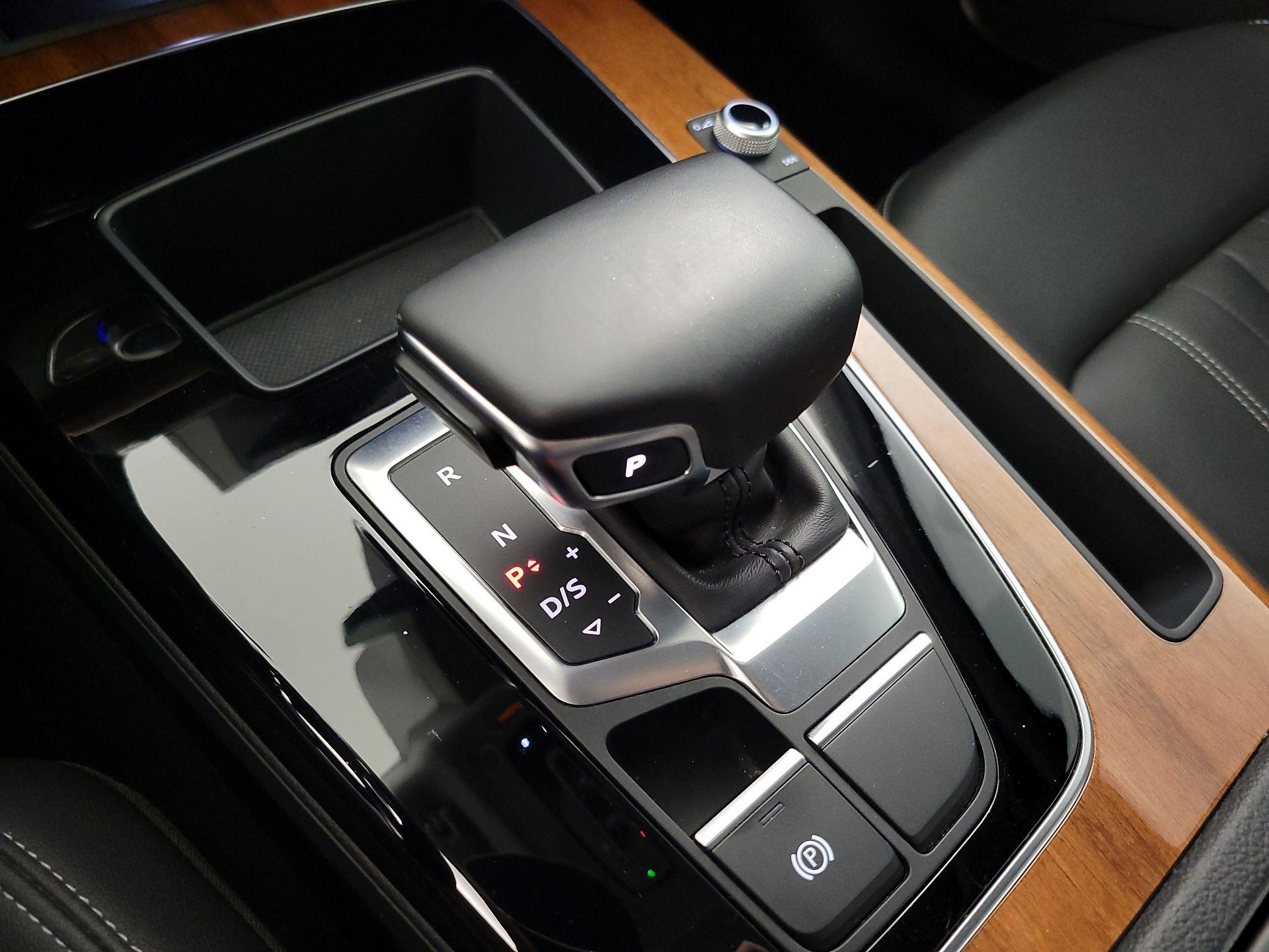 Thumbnail: 2022 Audi Q5 - 17