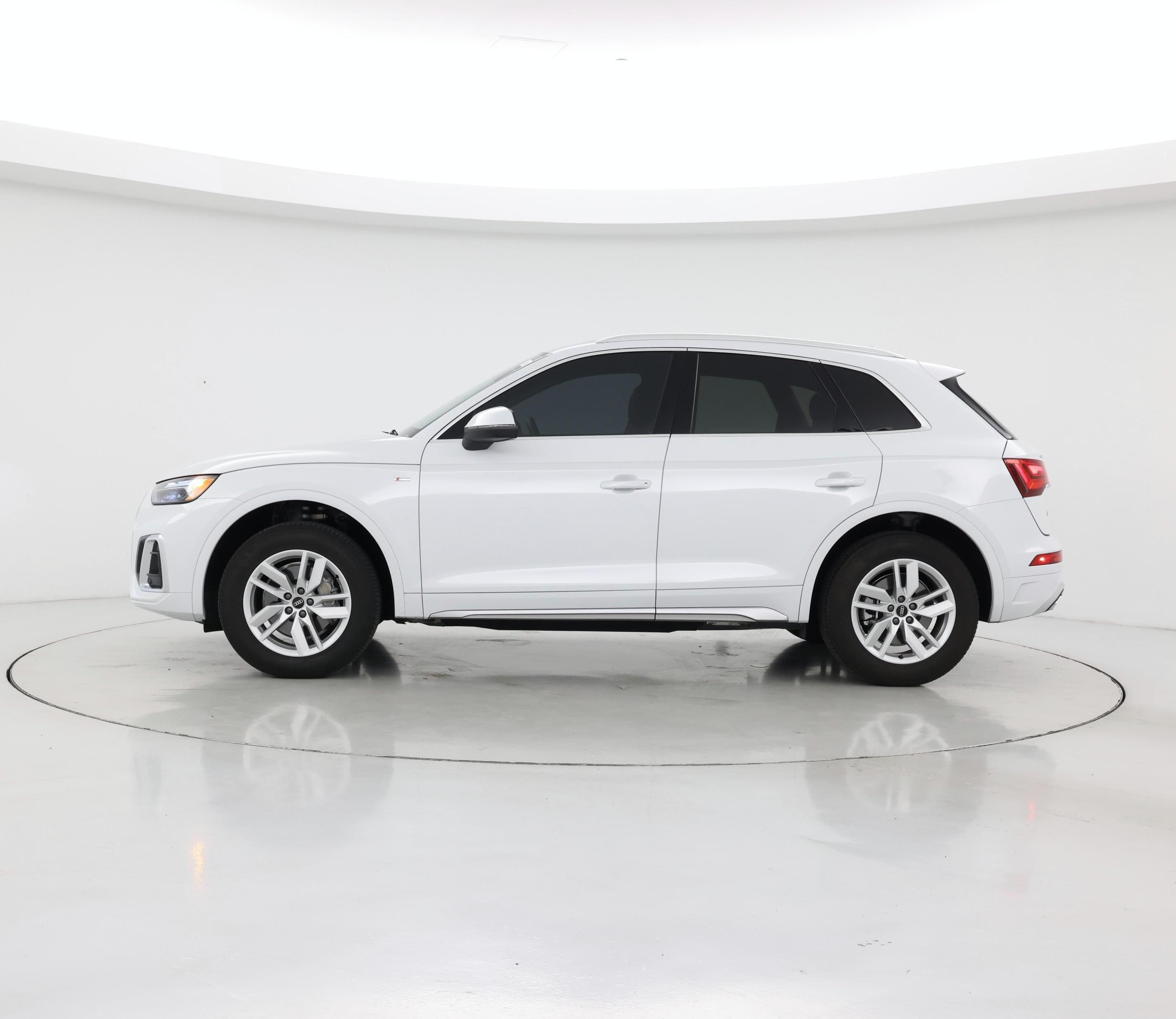 Thumbnail: 2022 Audi Q5 - 3