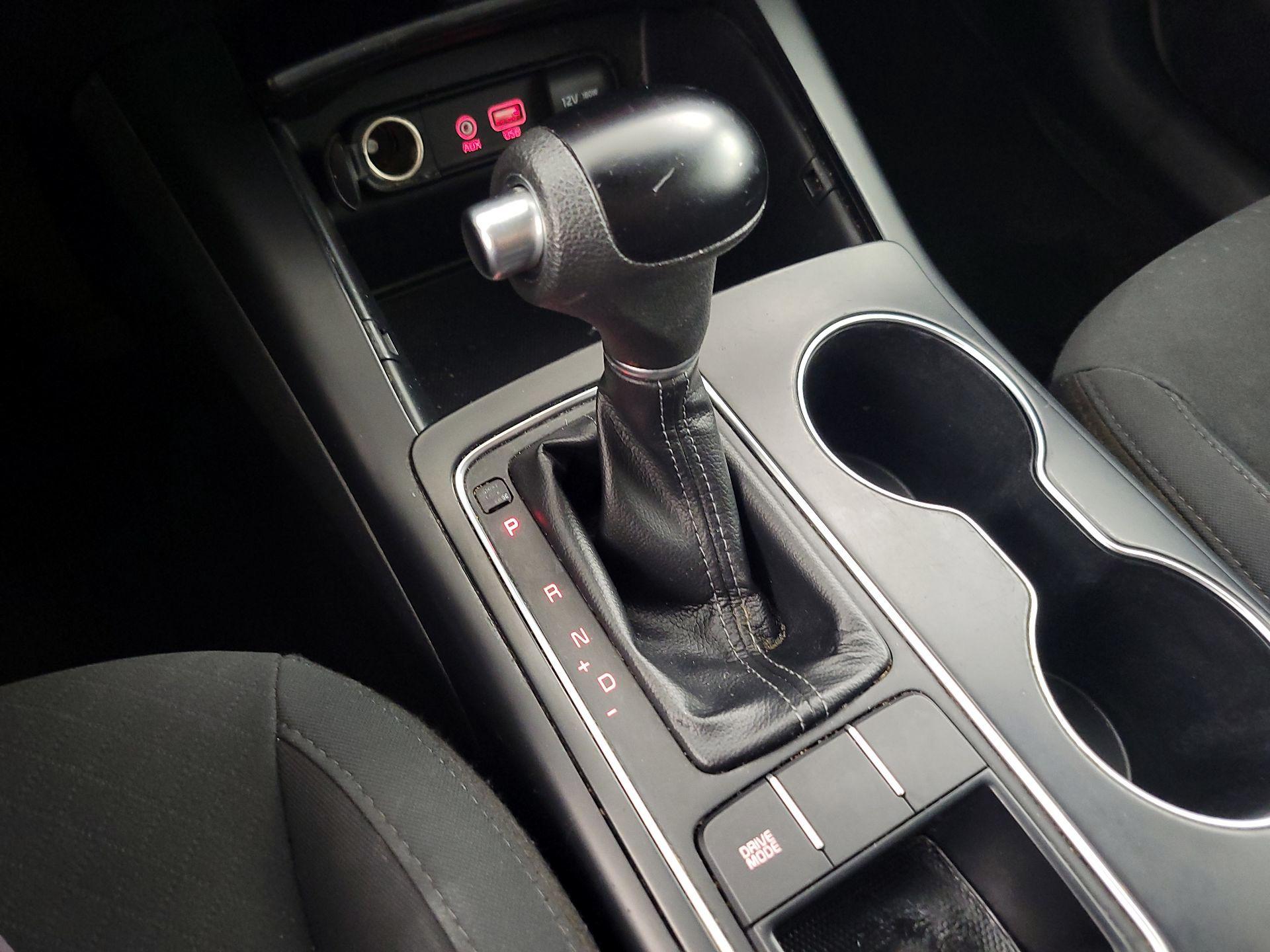 Thumbnail: 2019 Kia Sorento - 17