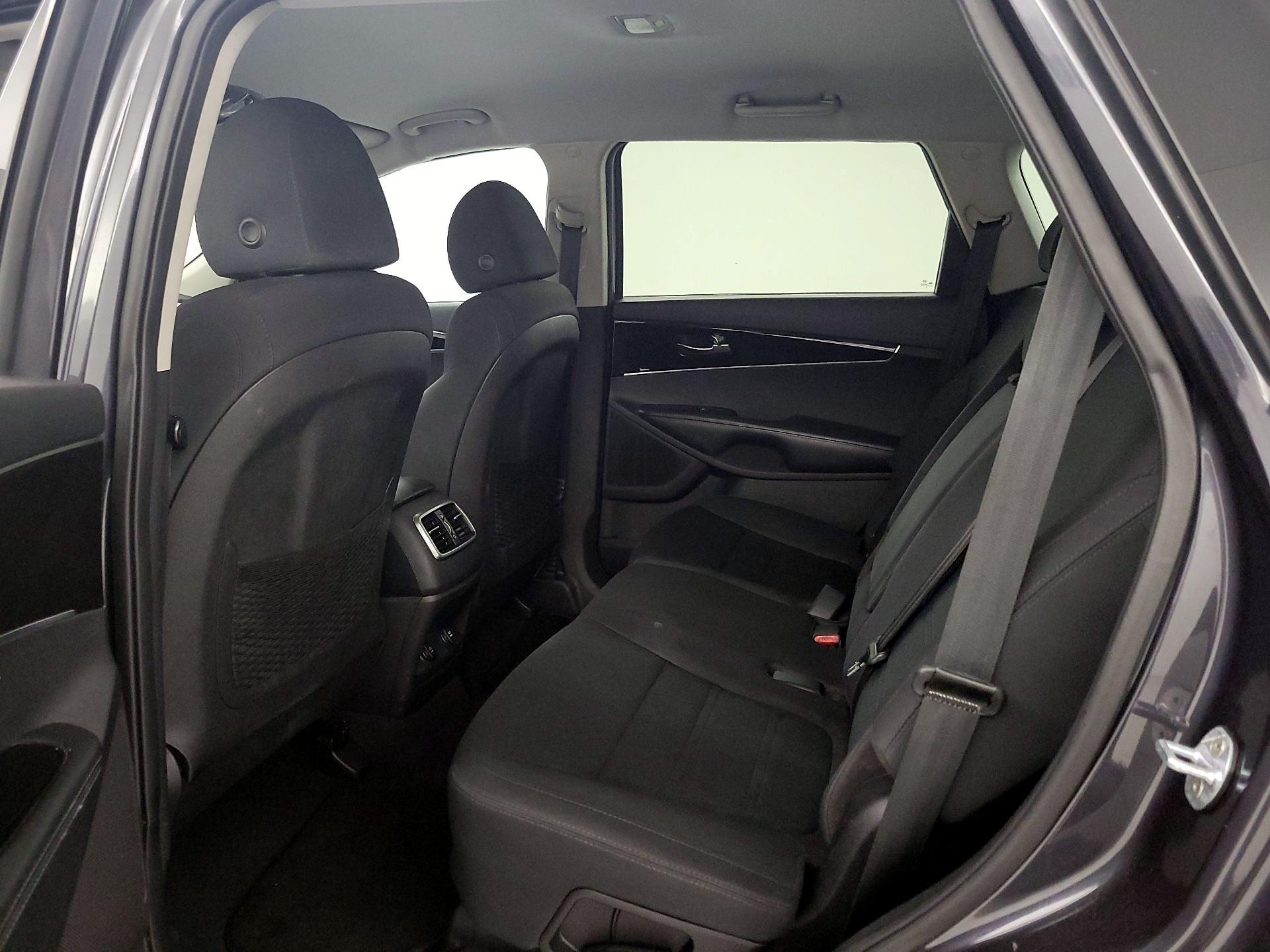 Thumbnail: 2019 Kia Sorento - 19