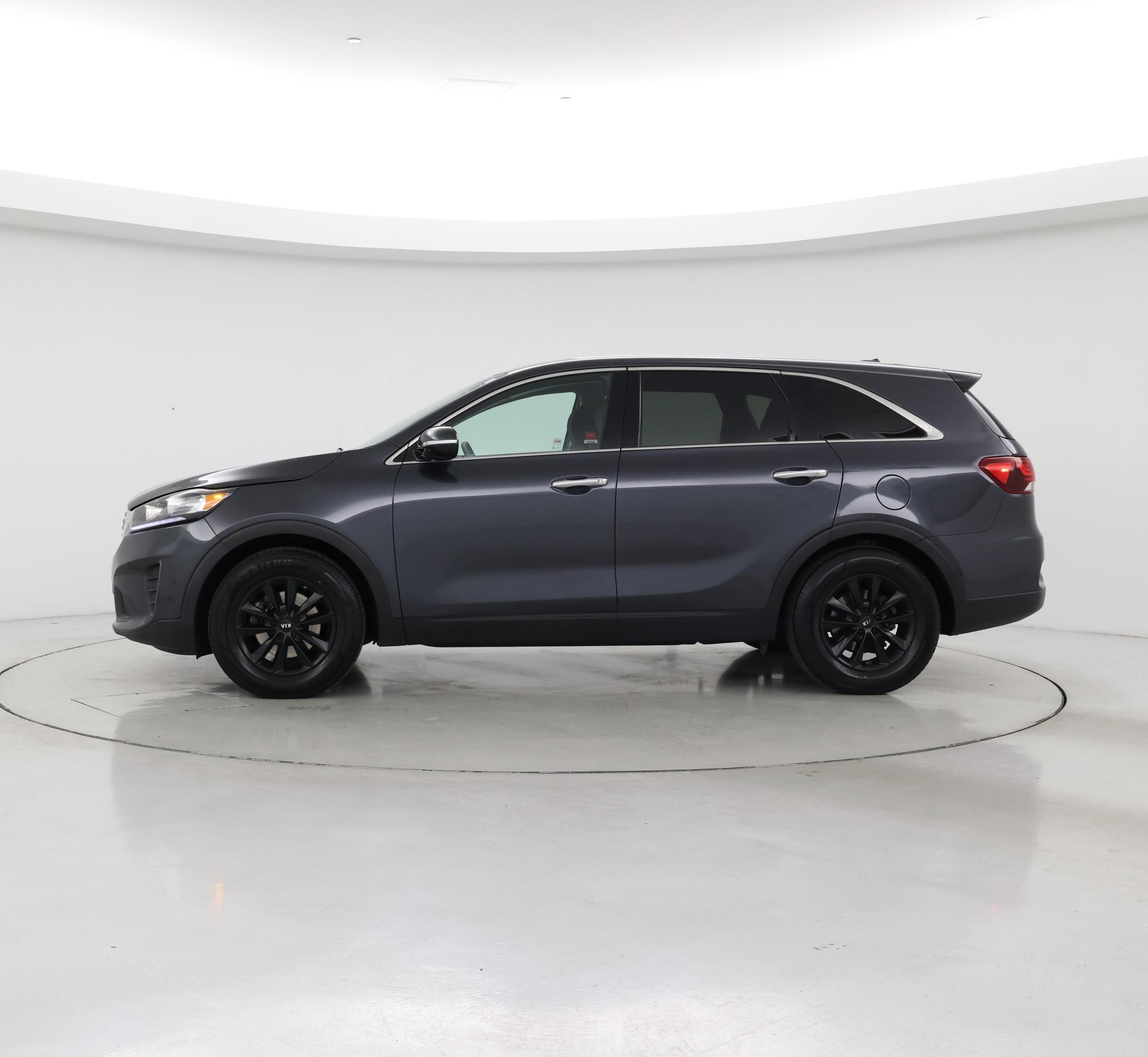 Thumbnail: 2019 Kia Sorento - 3