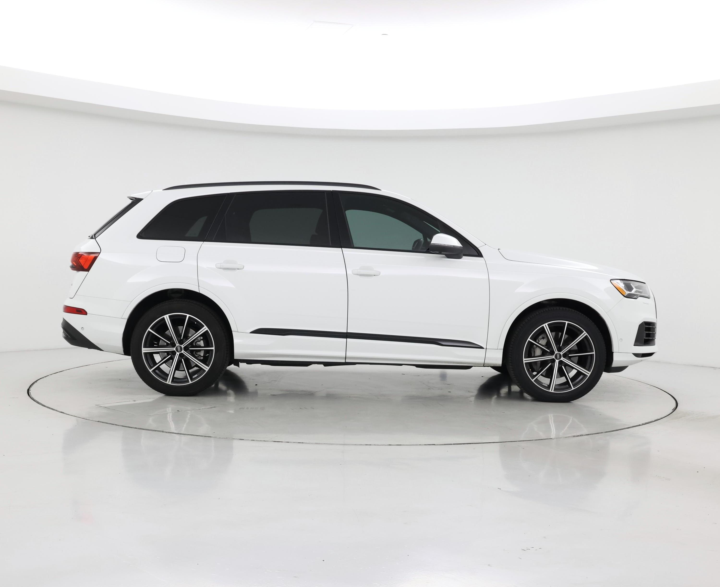 Thumbnail: 2022 Audi Q7 - 7