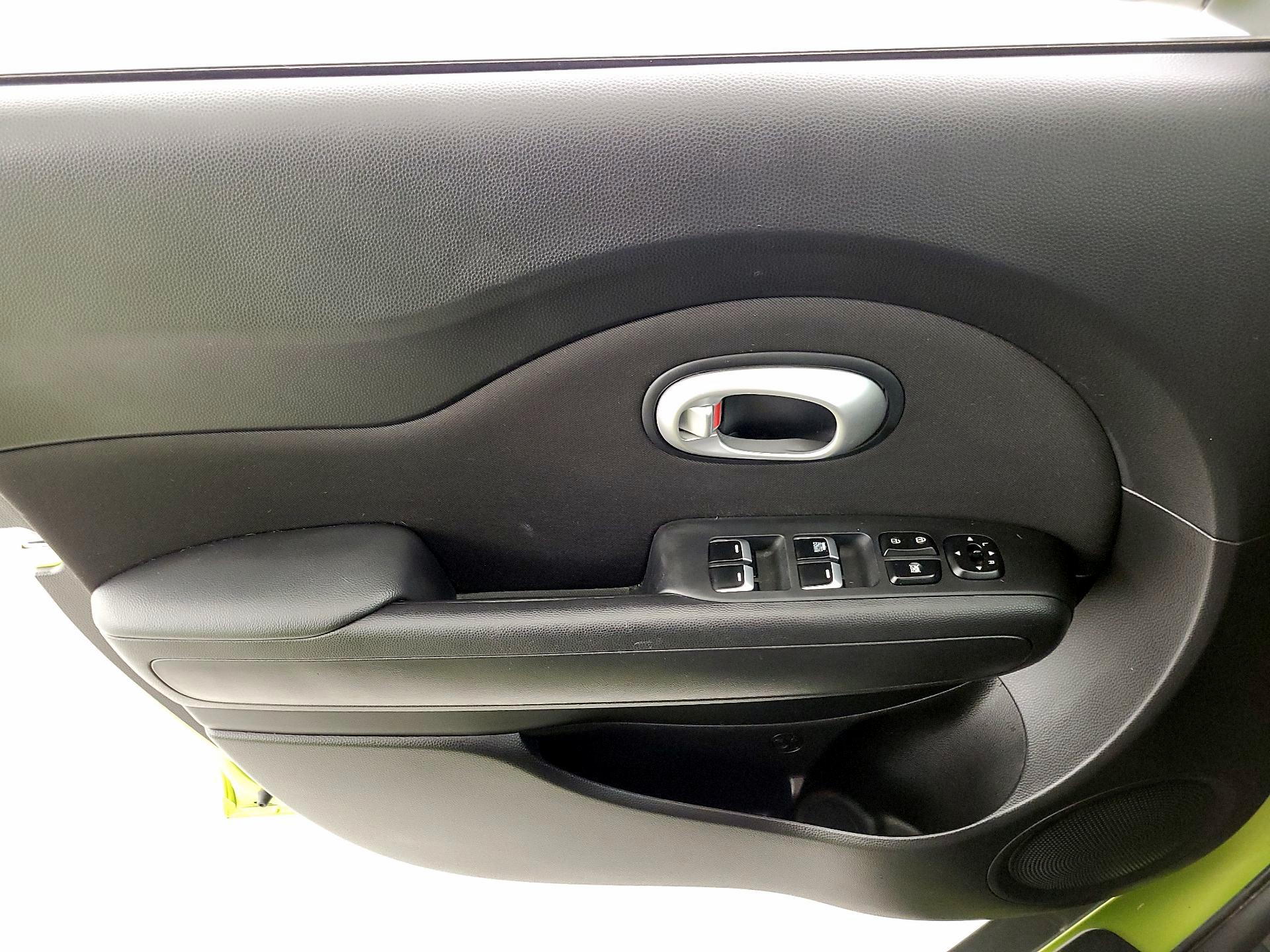 Thumbnail: 2018 Kia Soul - 12
