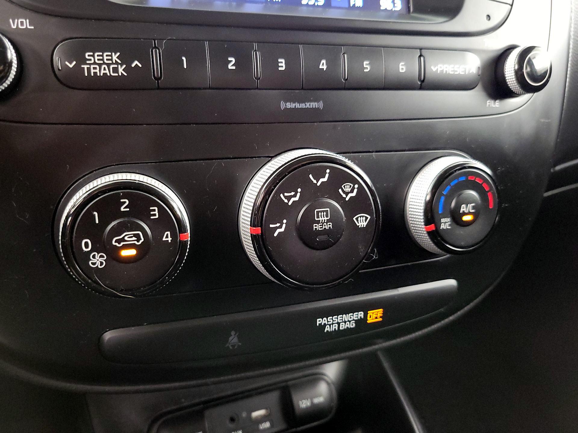 Thumbnail: 2018 Kia Soul - 15