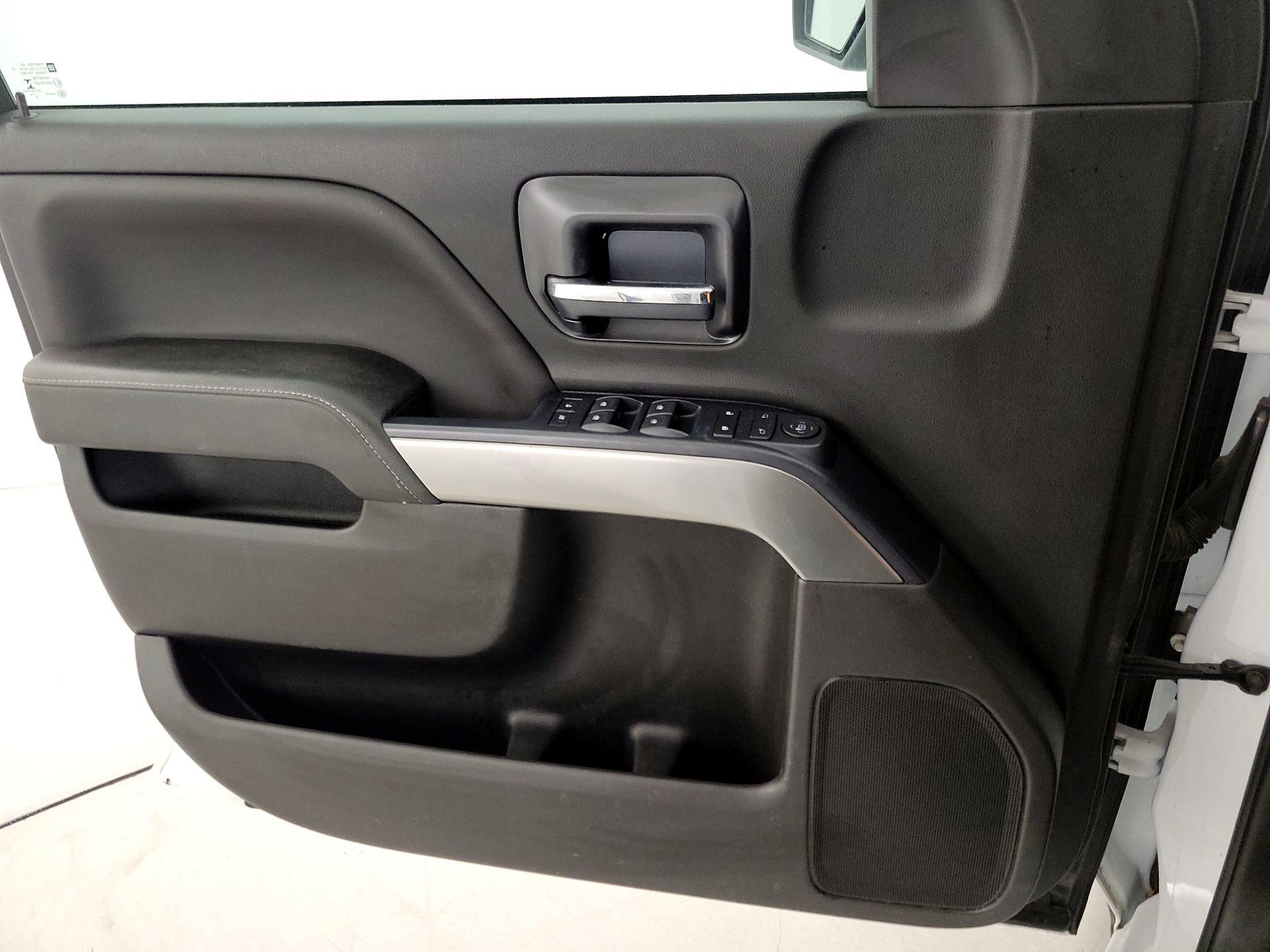 Thumbnail: 2018 Chevrolet Silverado 1500 - 12