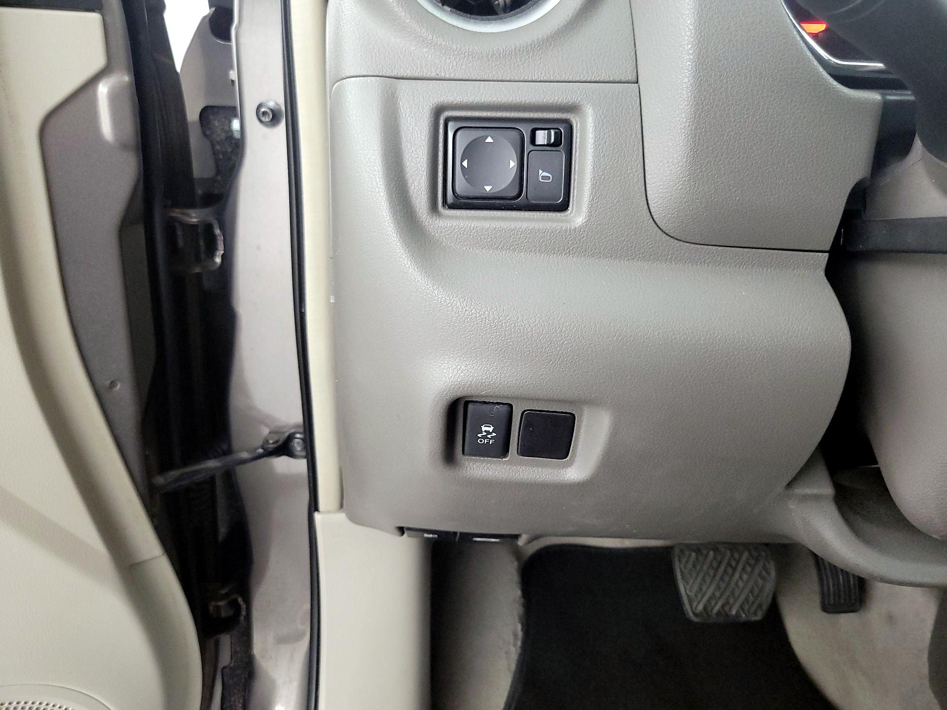 Thumbnail: 2014 Nissan Versa - 13