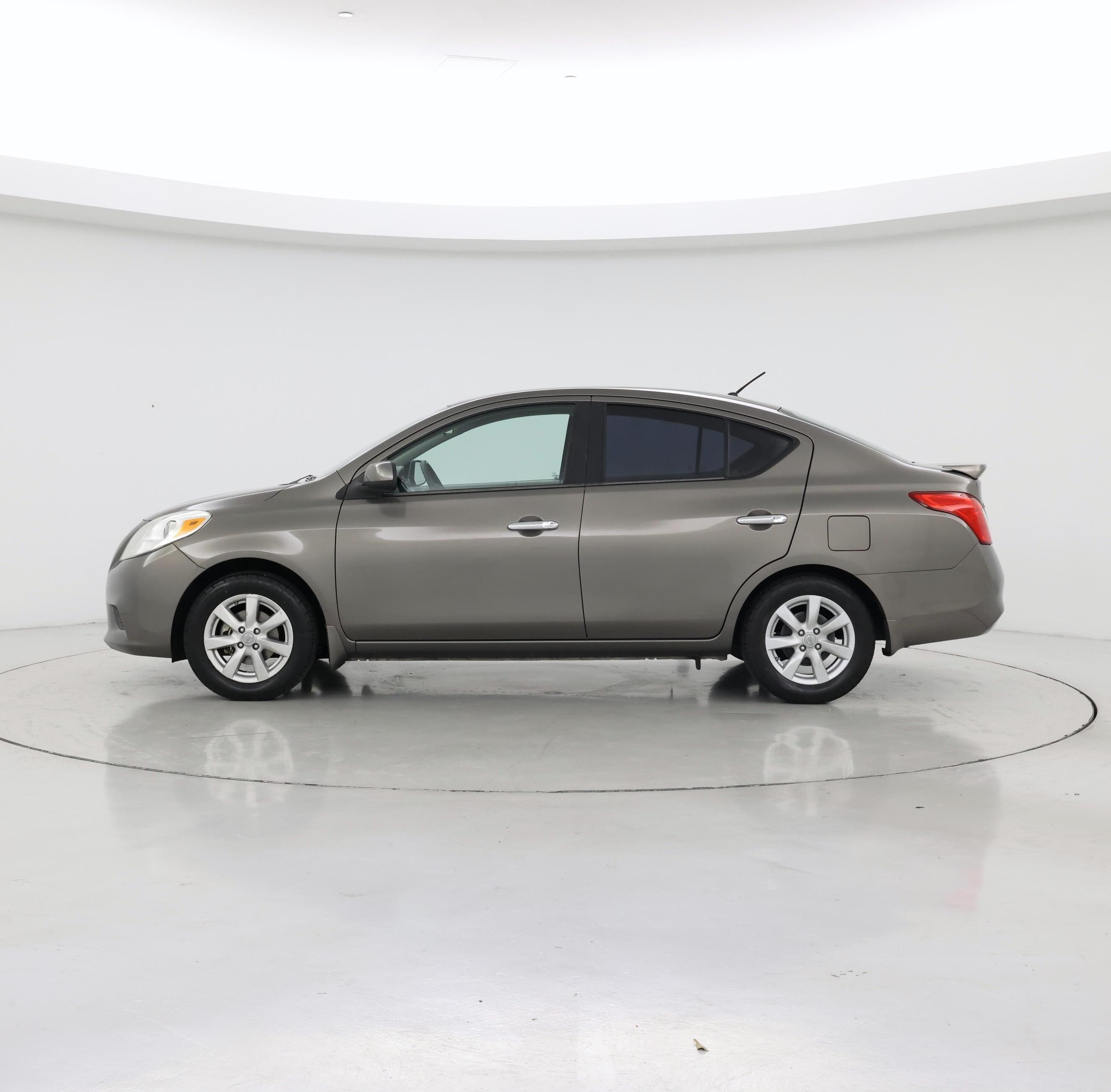 Thumbnail: 2014 Nissan Versa - 3