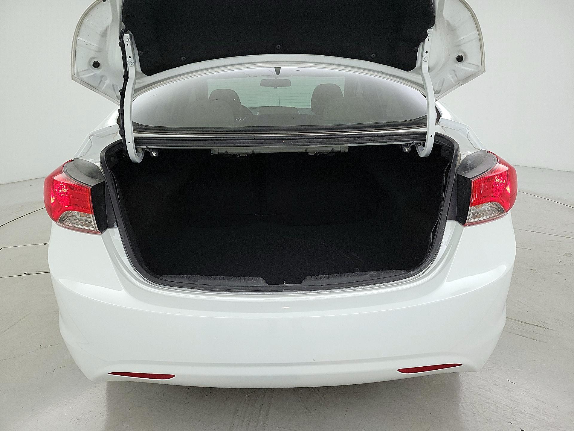 Thumbnail: 2013 Hyundai Elantra - 19