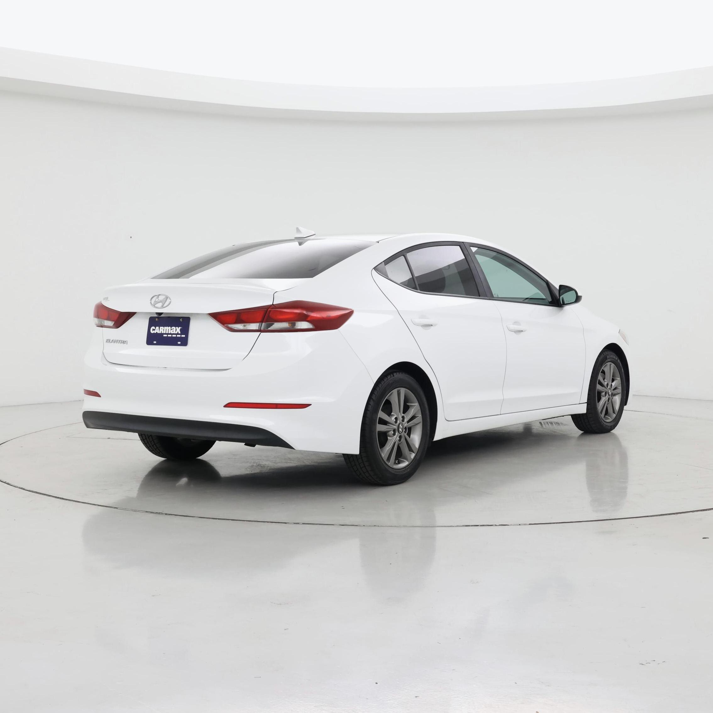 Thumbnail: 2017 Hyundai Elantra - 8