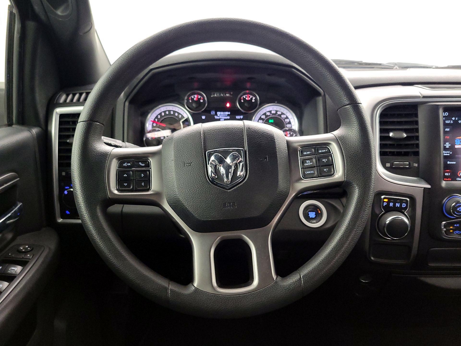Thumbnail: 2021 RAM 1500 Classic - 10