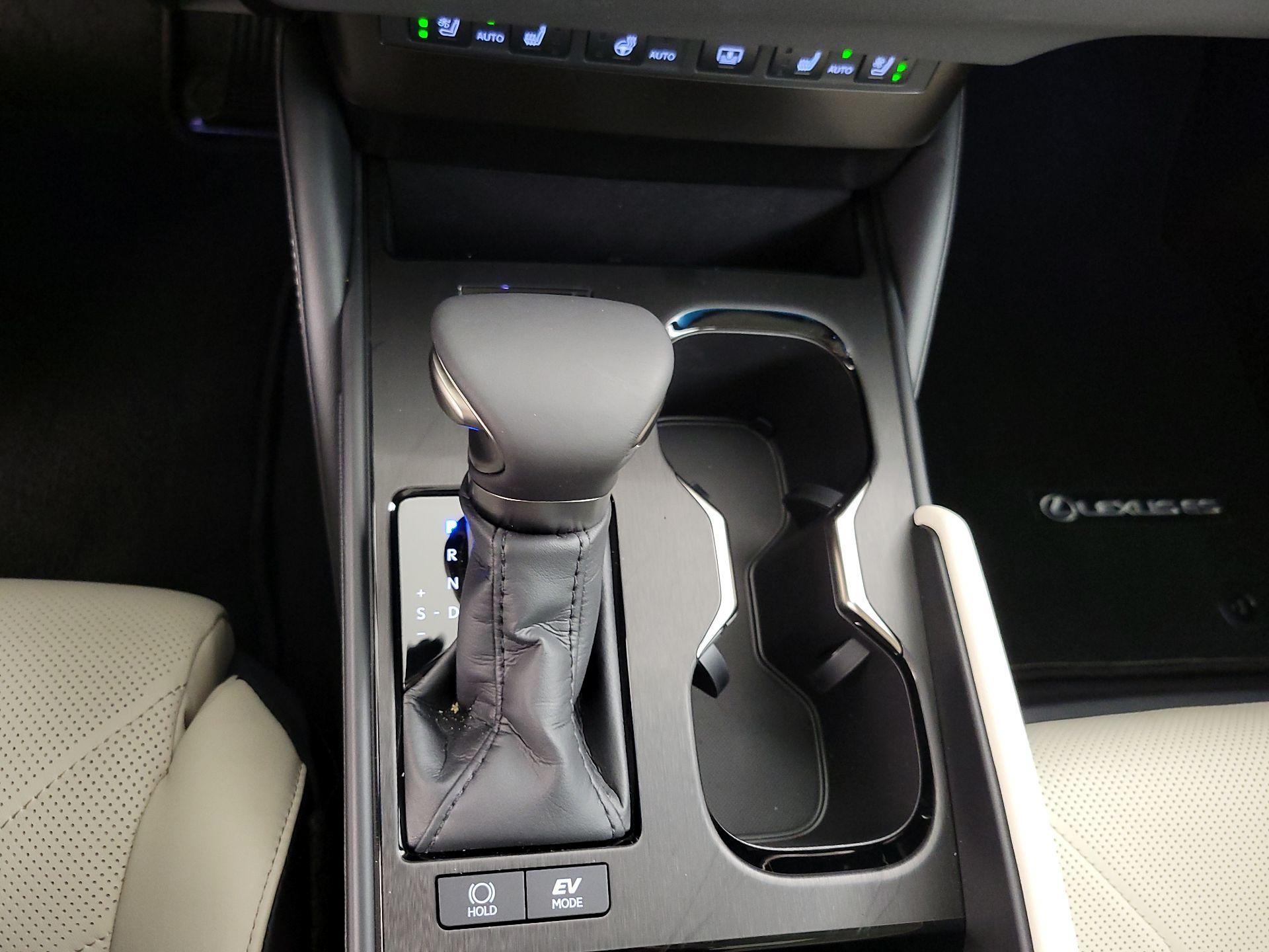 Thumbnail: 2024 Lexus ES - 17