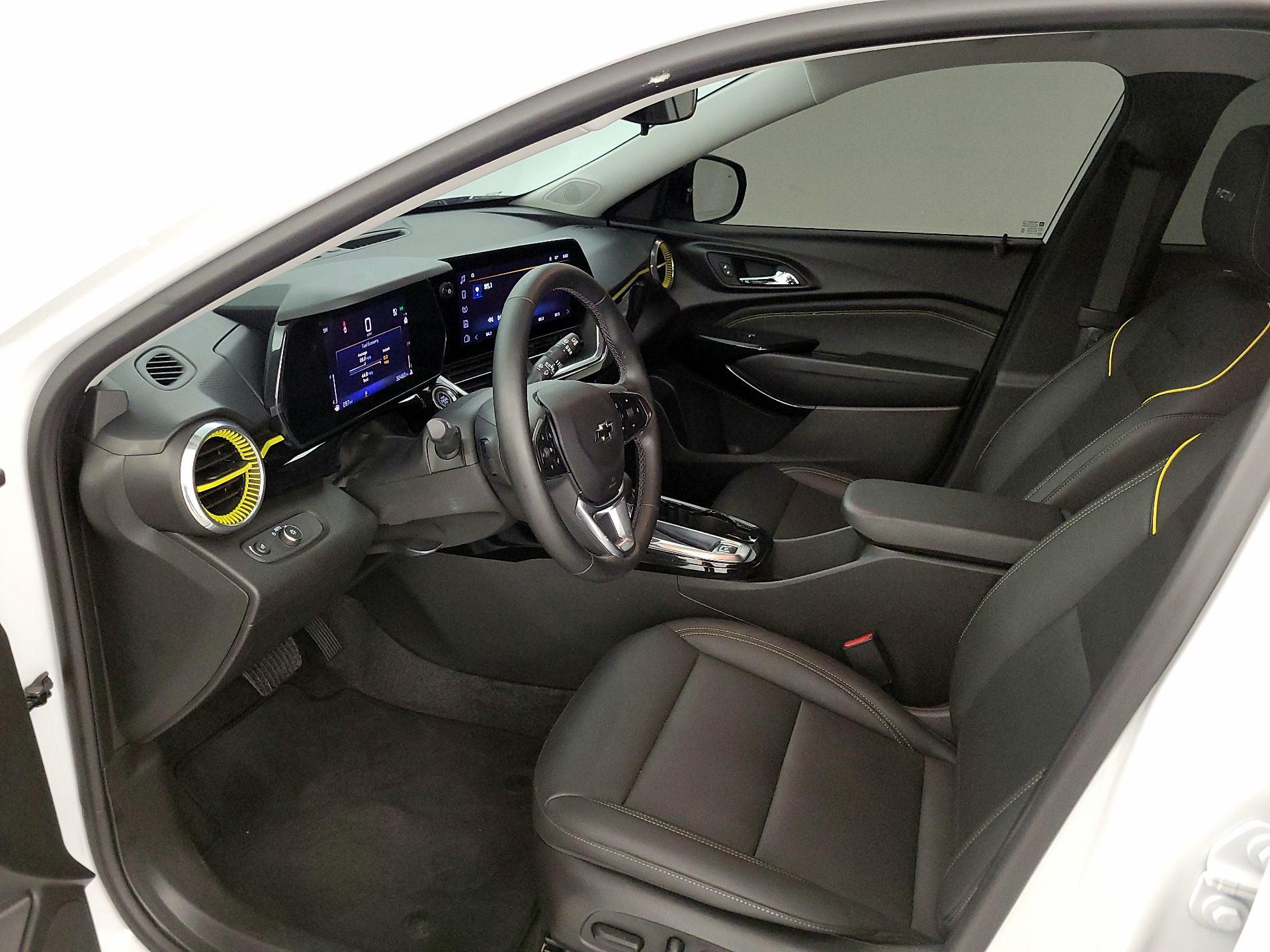 Thumbnail: 2024 Chevrolet Trax - 11