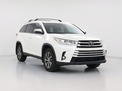 White 2019 Toyota Highlander XLE