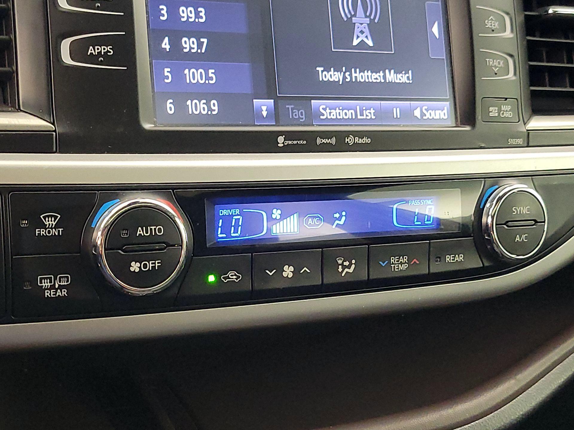 Thumbnail: 2019 Toyota Highlander - 16