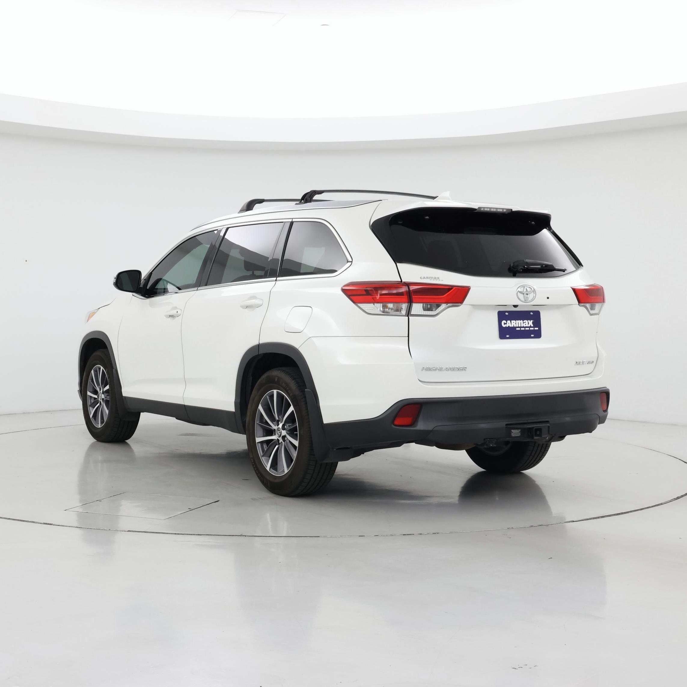 Thumbnail: 2019 Toyota Highlander - 2