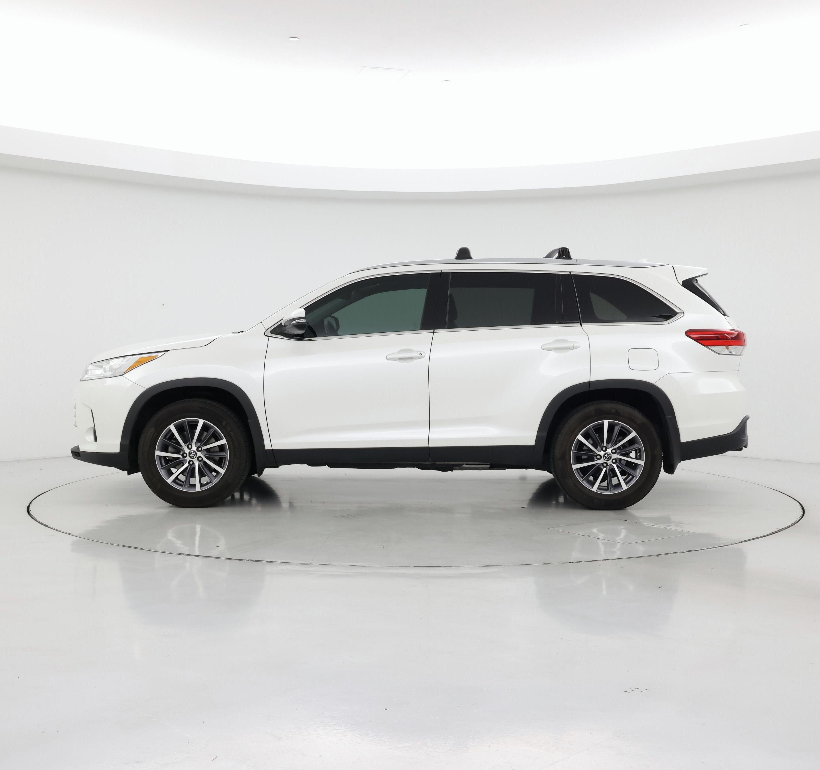 Thumbnail: 2019 Toyota Highlander - 3