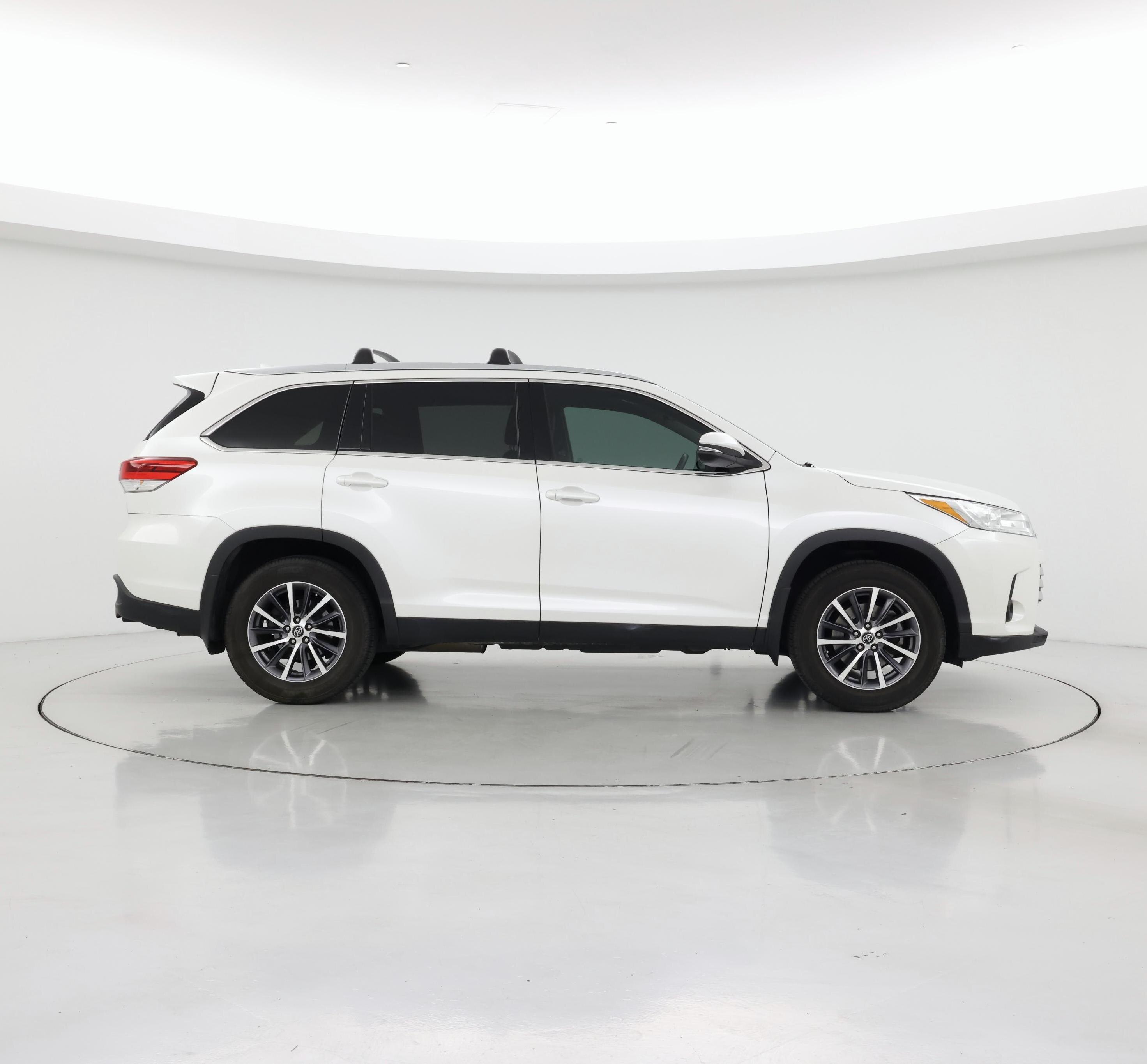 Thumbnail: 2019 Toyota Highlander - 7
