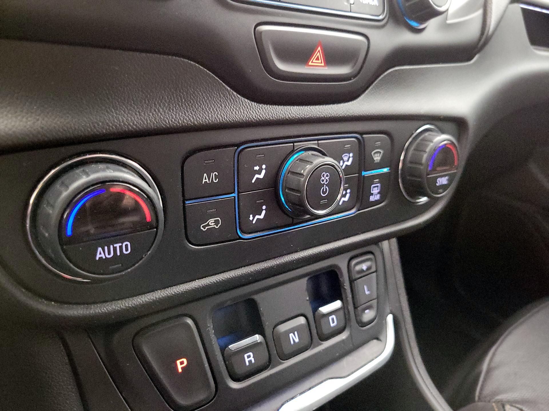 Thumbnail: 2019 GMC Terrain - 17