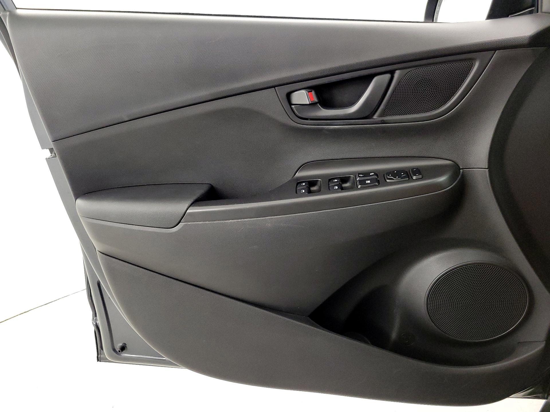 Thumbnail: 2020 Hyundai Kona - 12