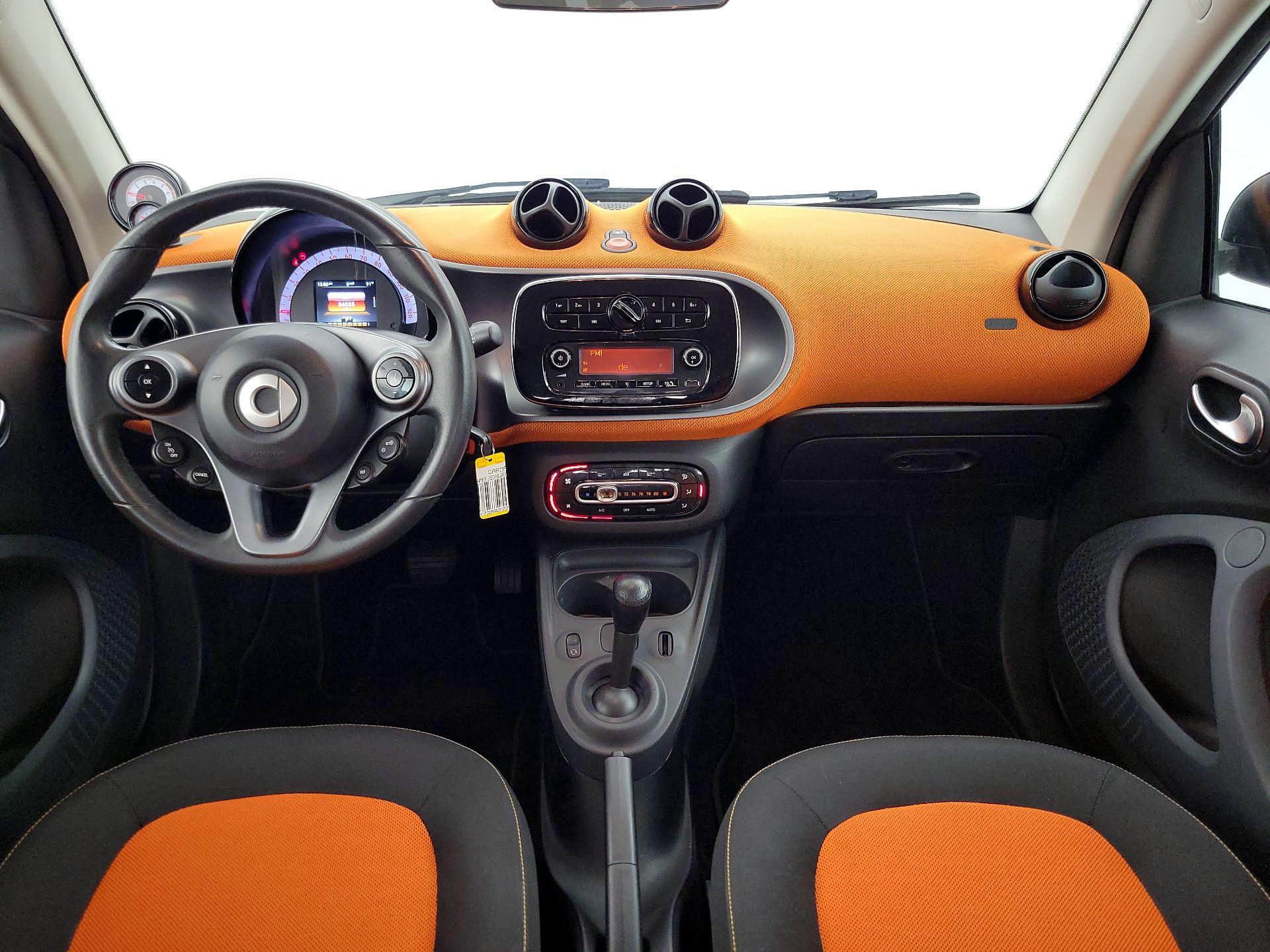 Thumbnail: 2016 smart fortwo - 9