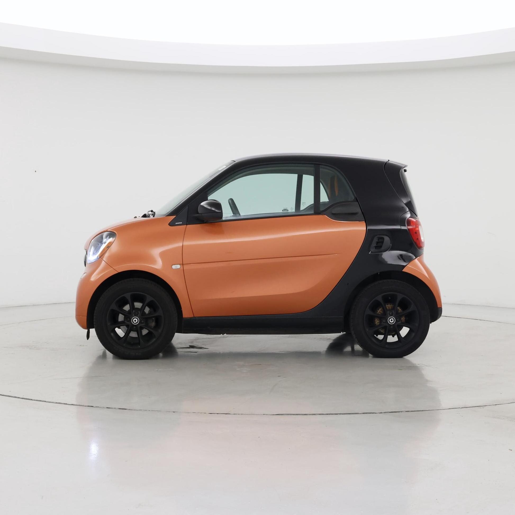 Thumbnail: 2016 smart fortwo - 3