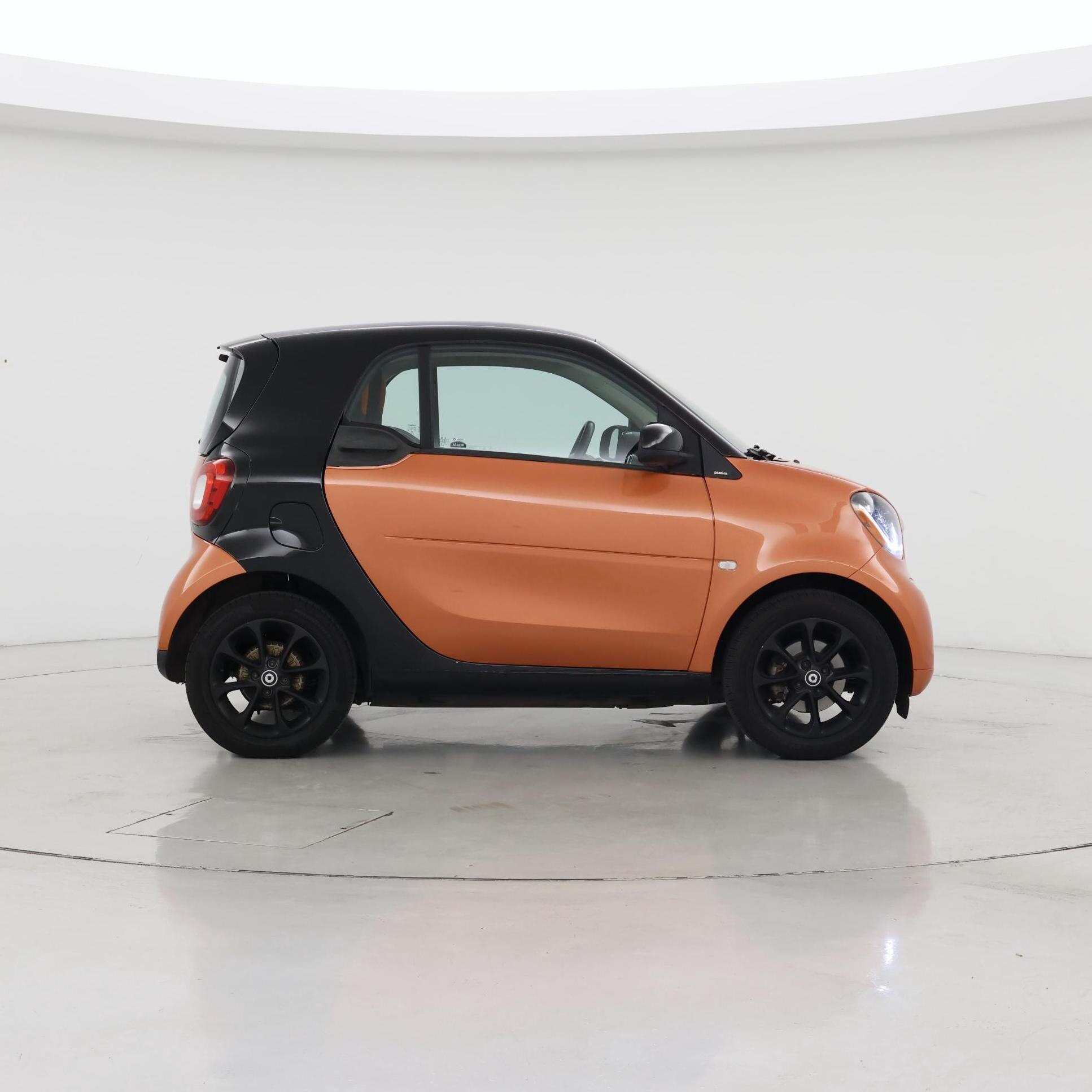 Thumbnail: 2016 smart fortwo - 7