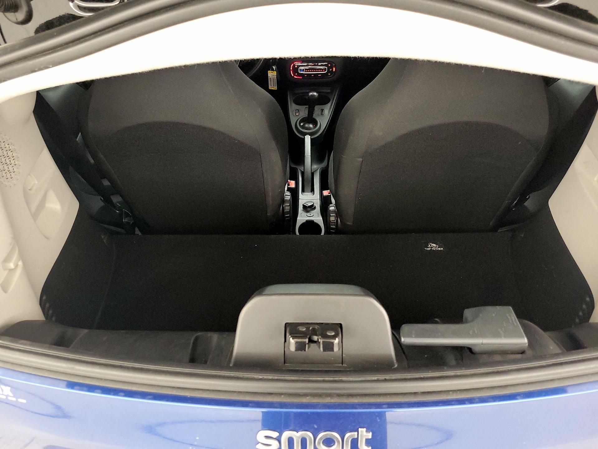 Thumbnail: 2016 smart fortwo - 17