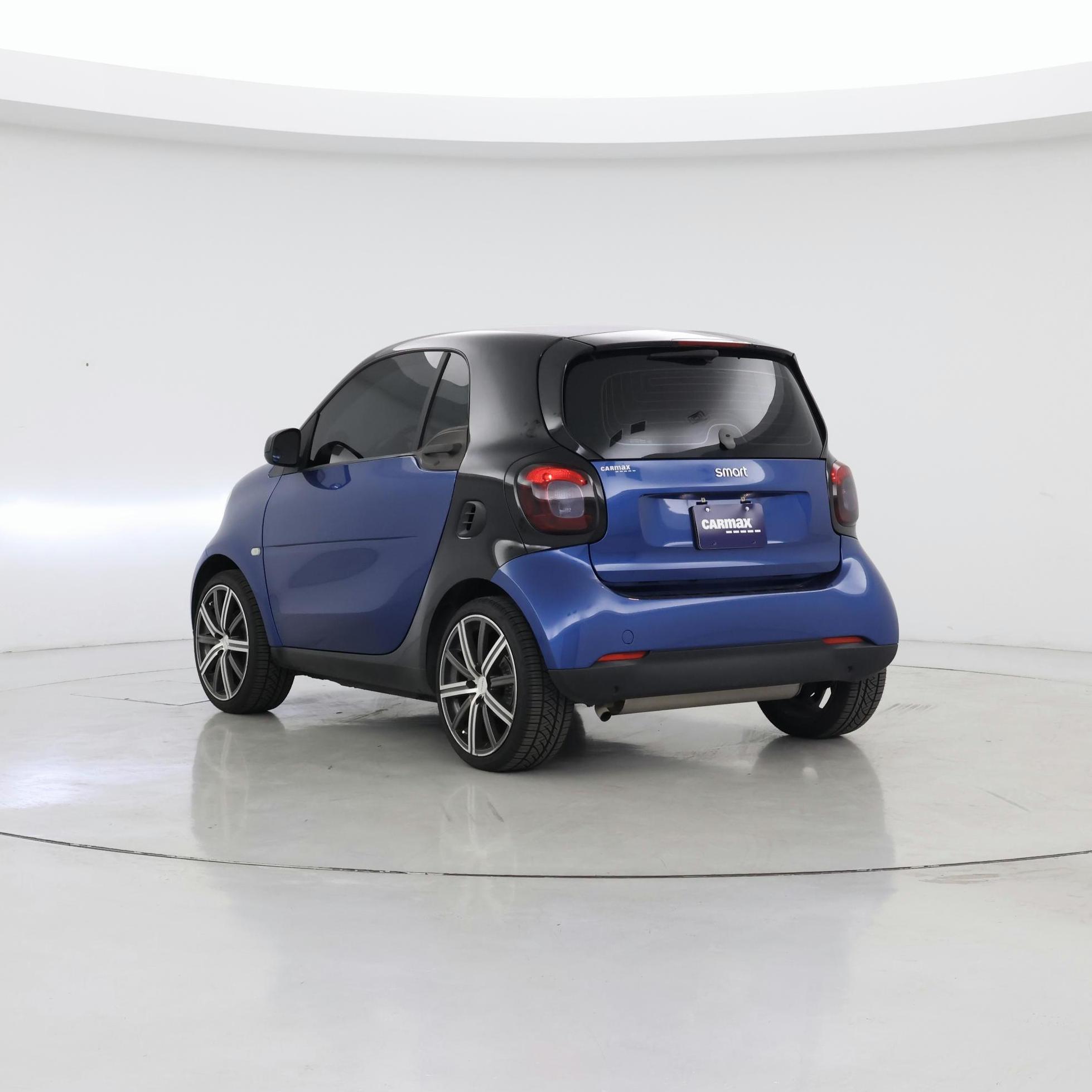 Thumbnail: 2016 smart fortwo - 2