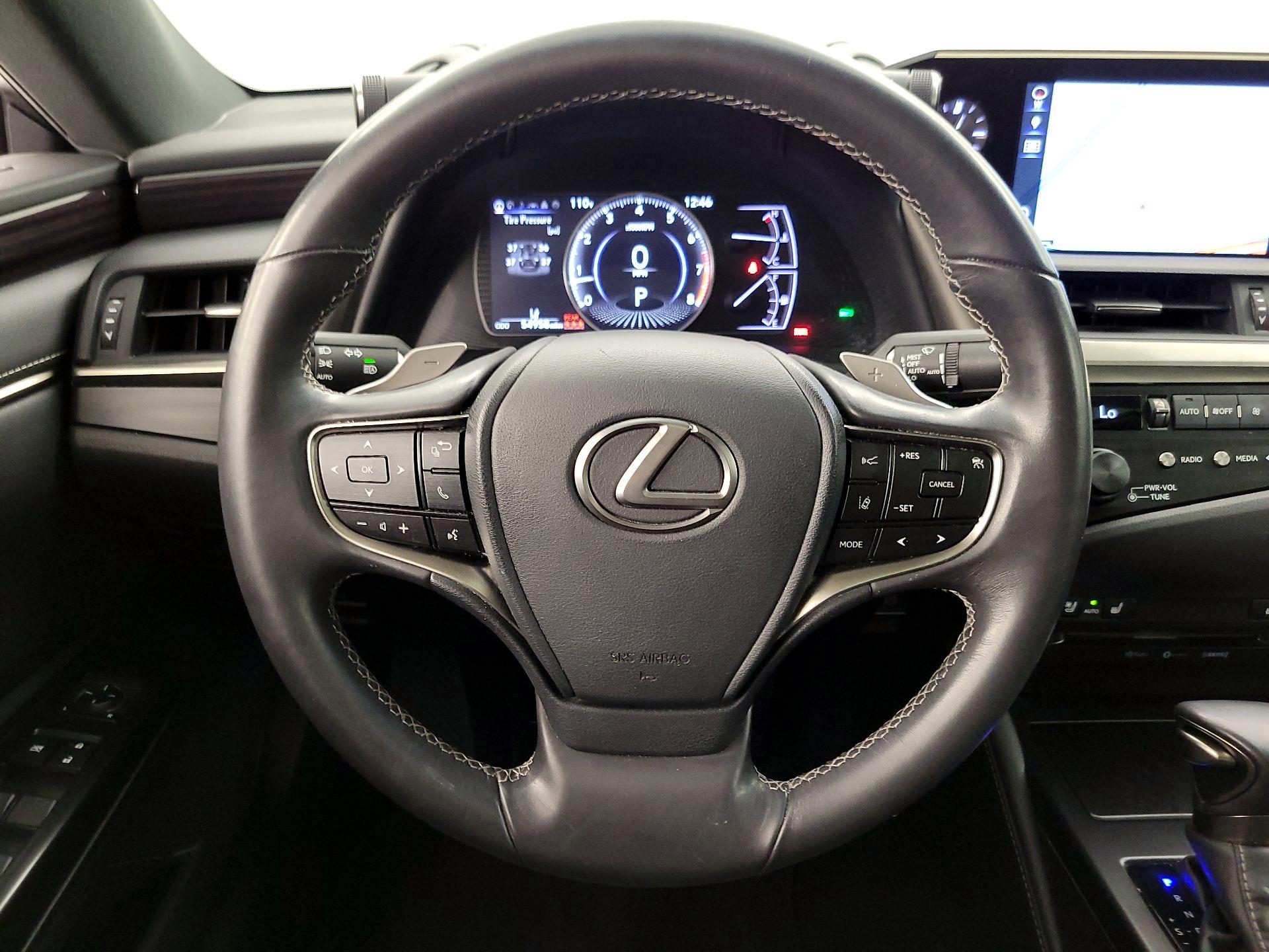 Thumbnail: 2019 Lexus ES - 10