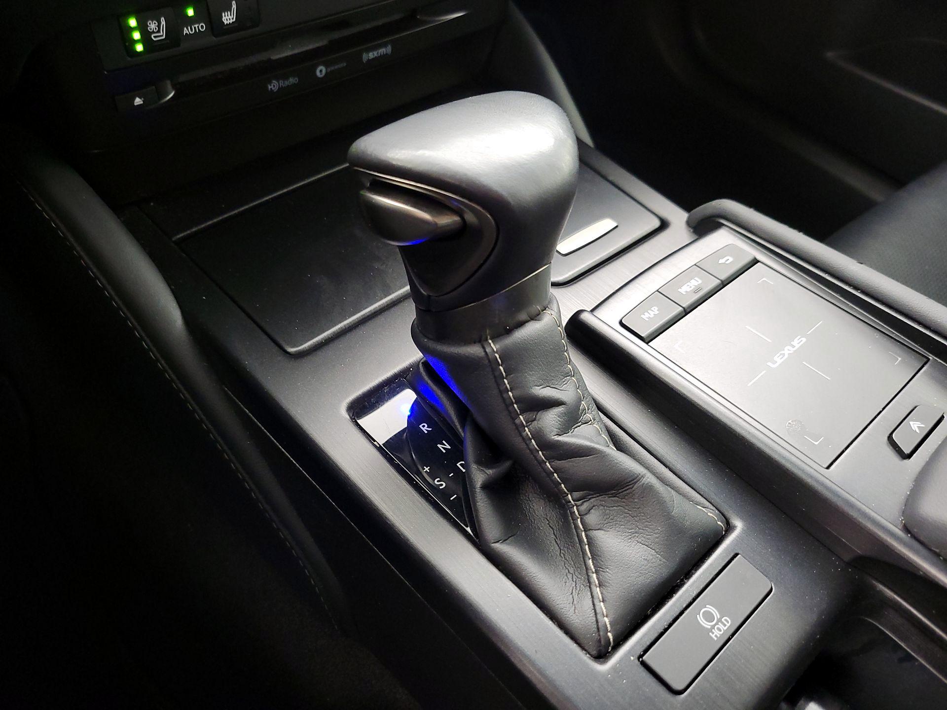 Thumbnail: 2019 Lexus ES - 17
